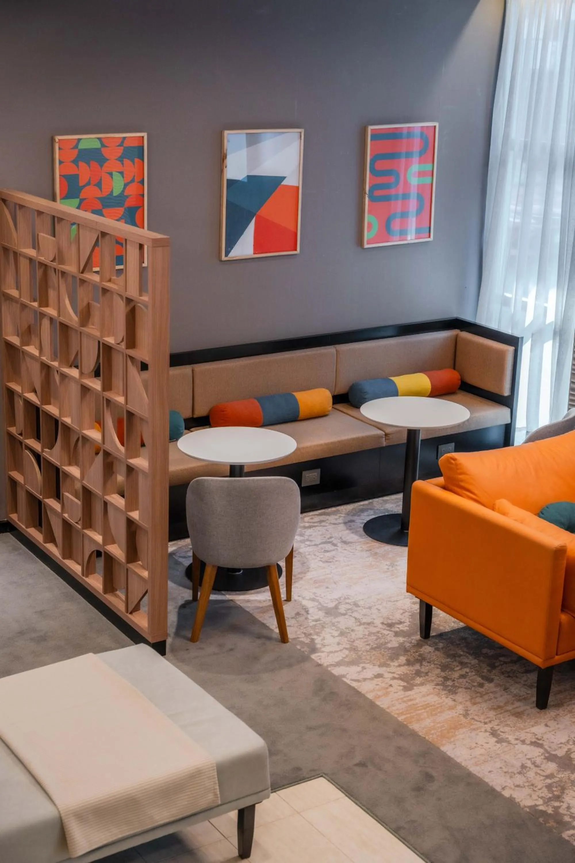 Lobby or reception in Holiday Inn Rosario by IHG