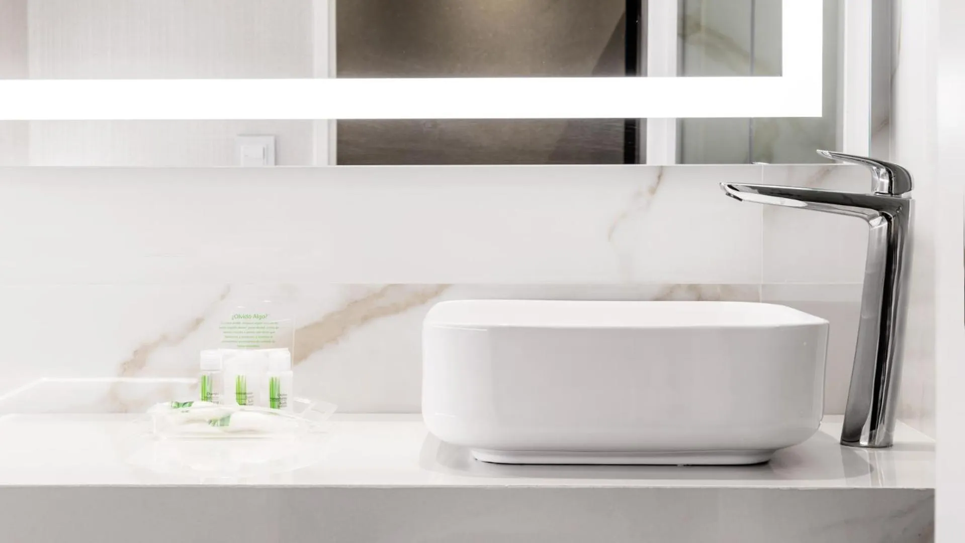 Bathroom in Holiday Inn Rosario by IHG