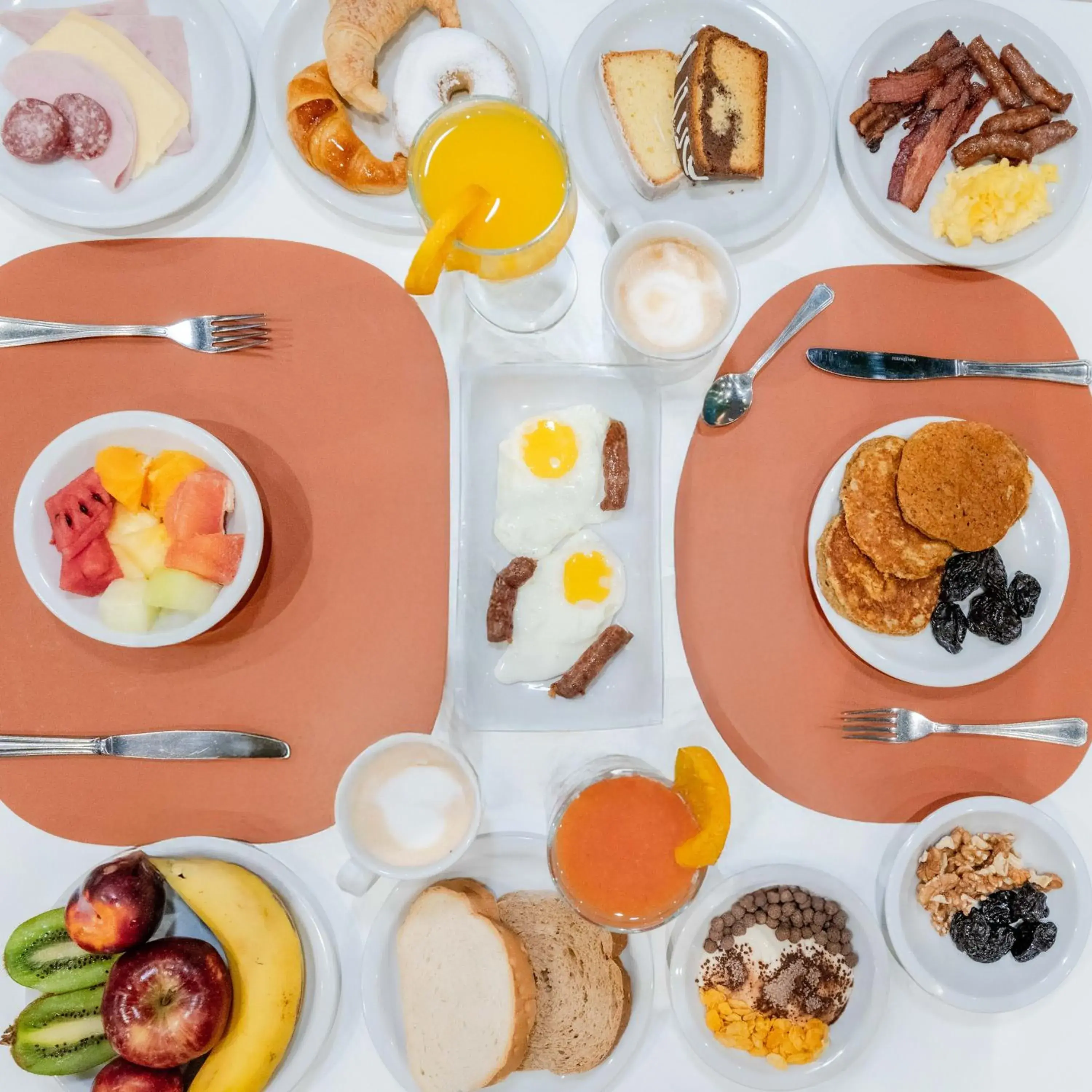 Restaurant/places to eat in Holiday Inn Rosario by IHG Restaurant/places to eat in Holiday Inn Rosario by IHG