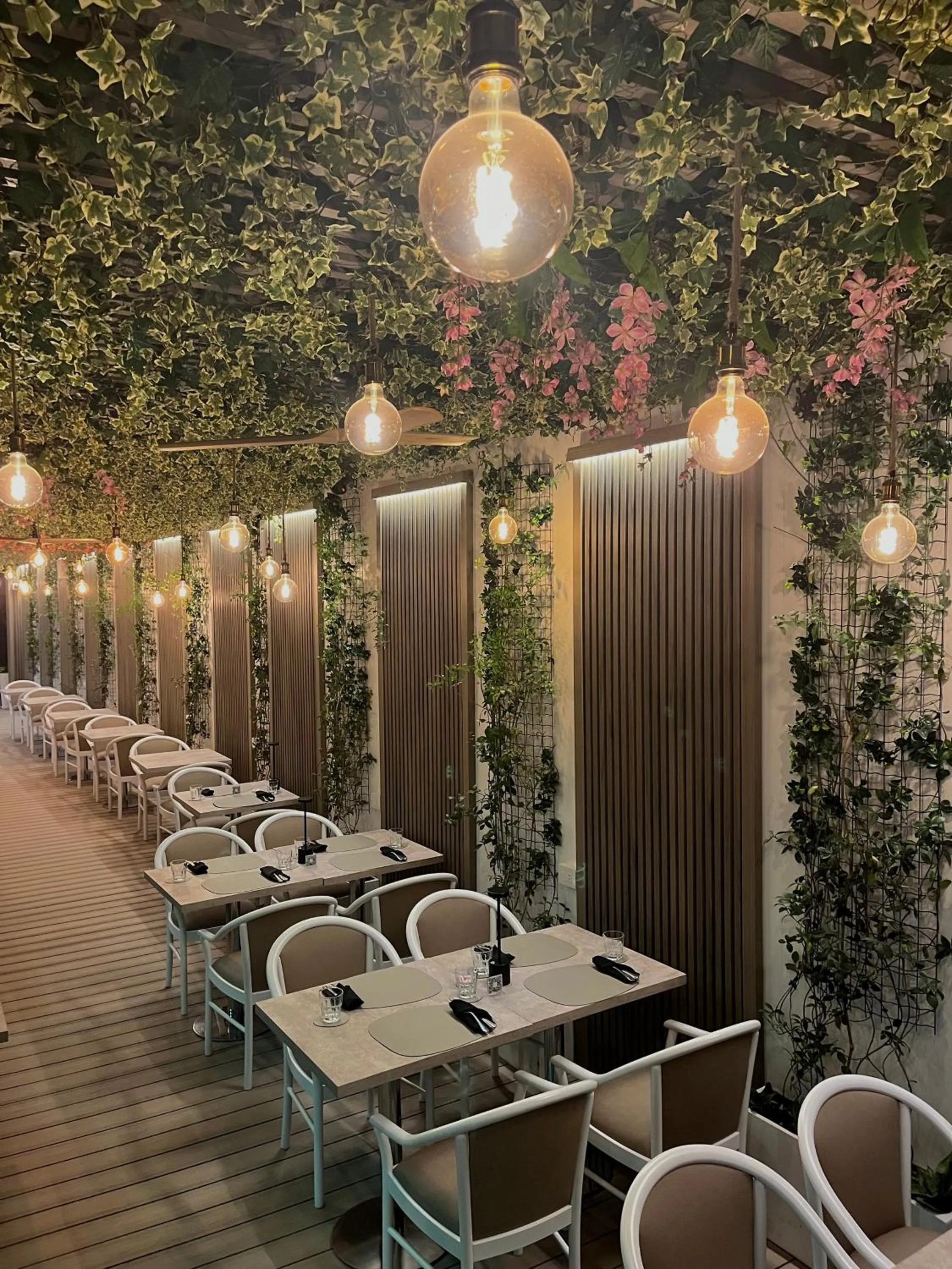 Restaurant/places to eat in Holiday Inn Rosario by IHG