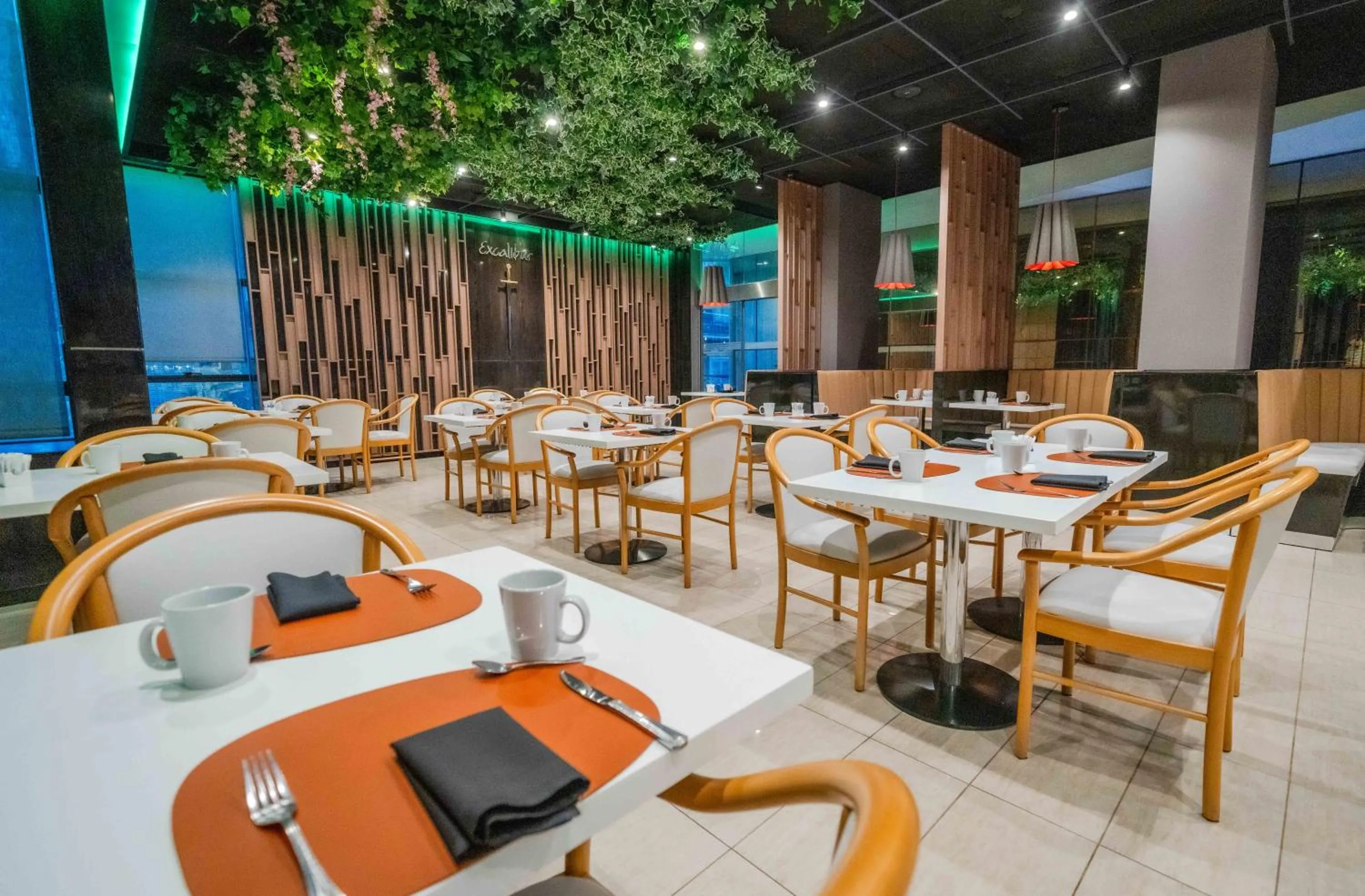 Restaurant/places to eat in Holiday Inn Rosario by IHG