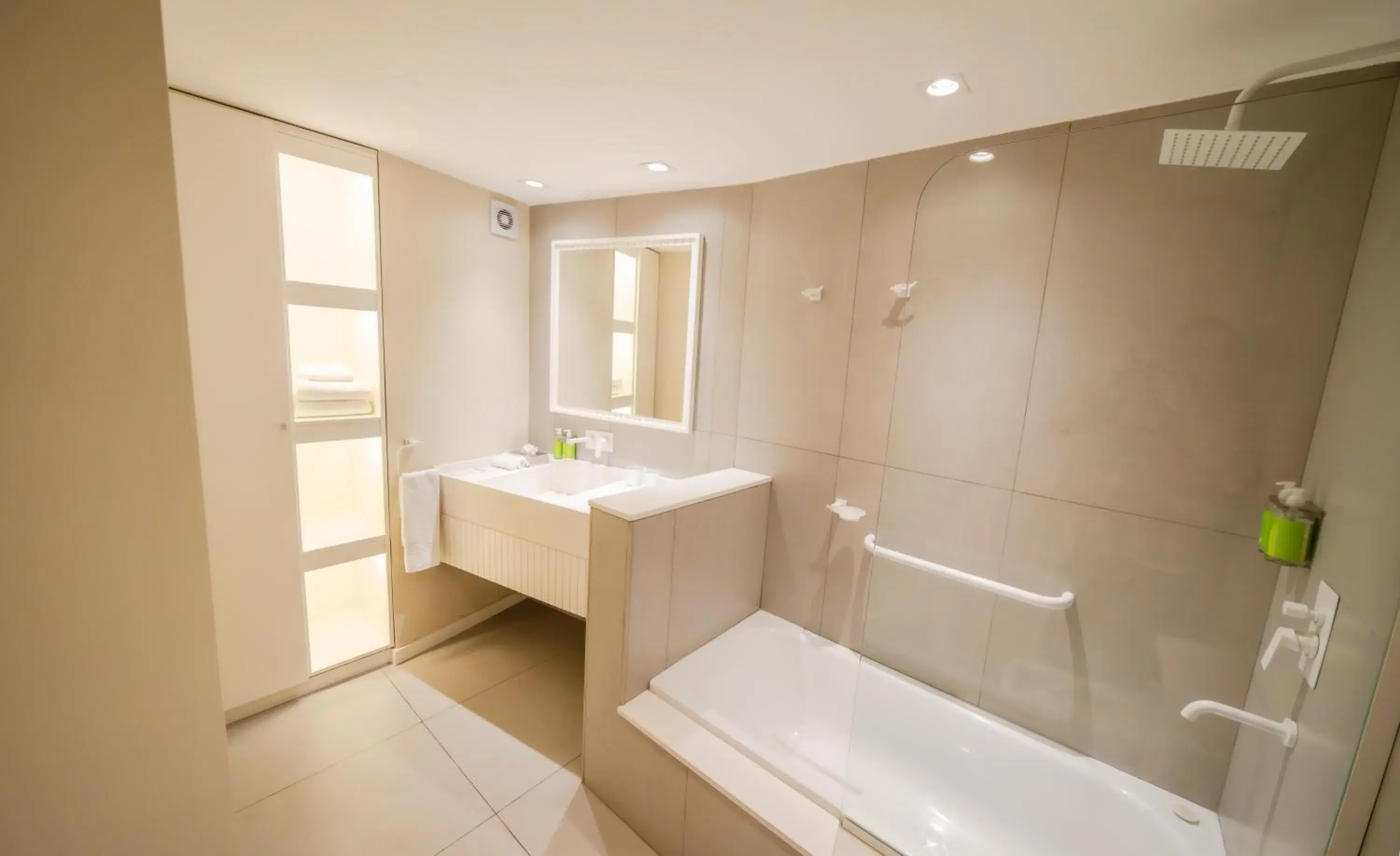 Bathroom in Holiday Inn Rosario by IHG Bathroom in Holiday Inn Rosario by IHG