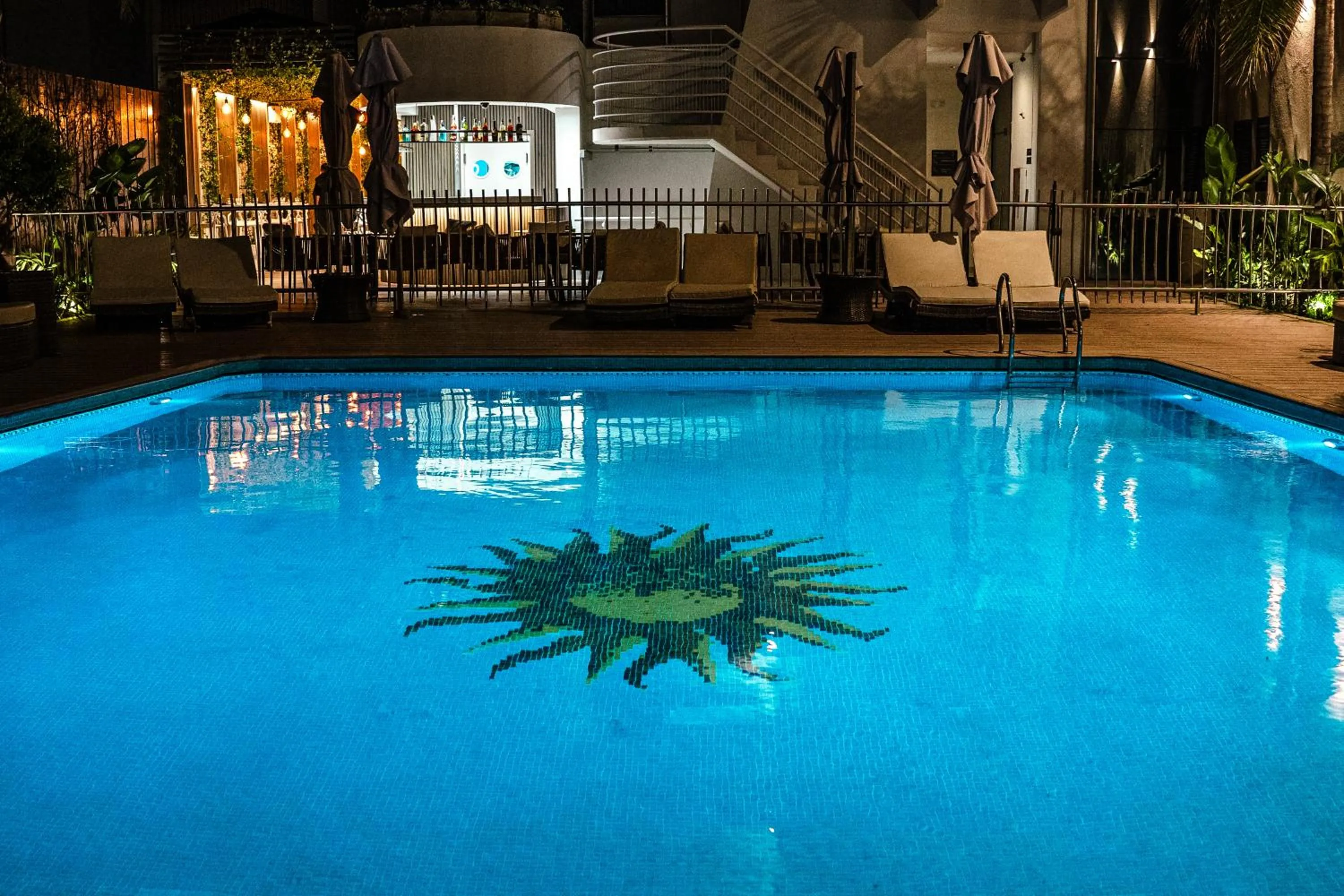 Swimming pool in Holiday Inn Rosario by IHG