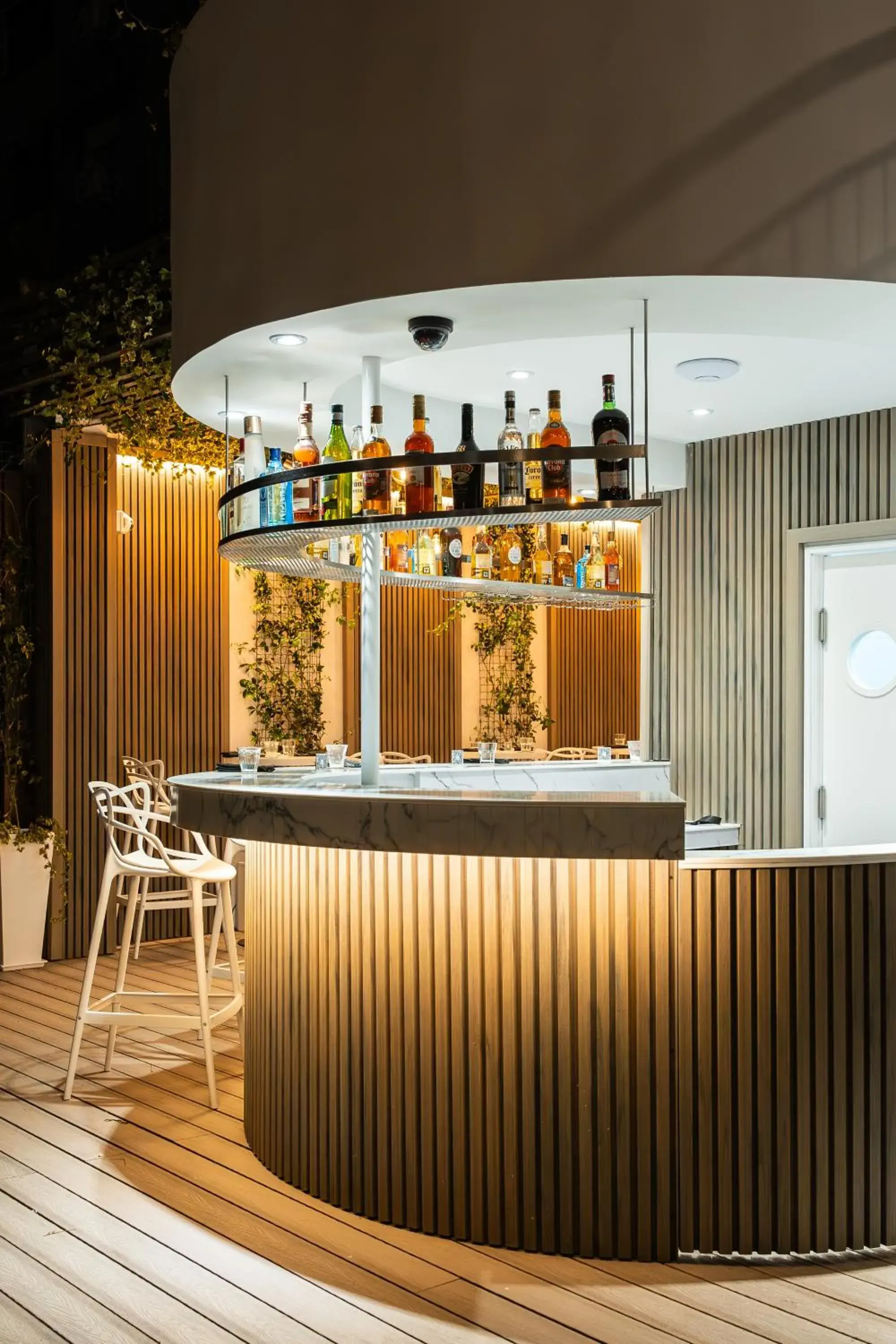 Lounge or bar in Holiday Inn Rosario by IHG Lounge or bar in Holiday Inn Rosario by IHG