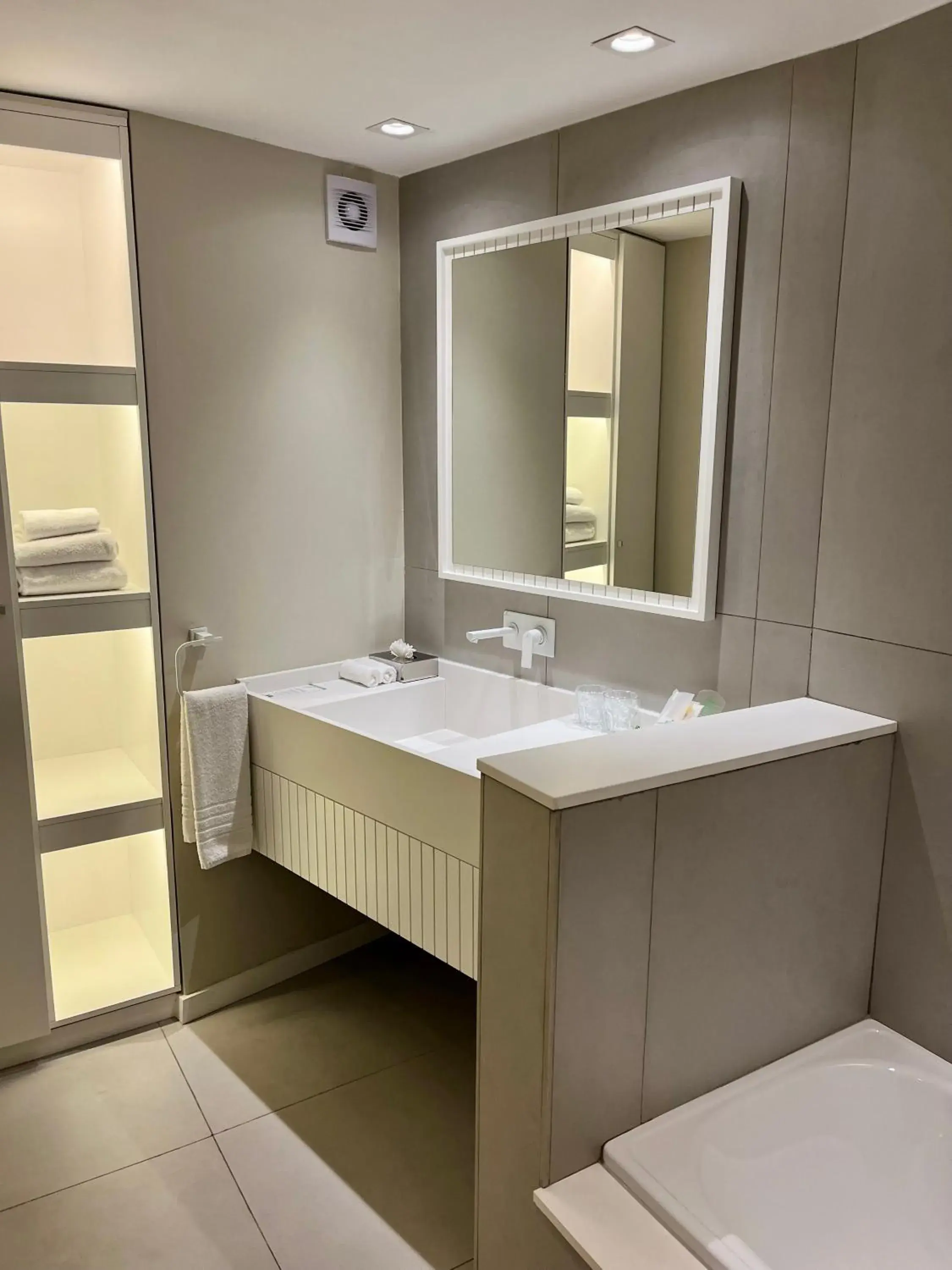 Property building in Holiday Inn Rosario by IHG Property building in Holiday Inn Rosario by IHG