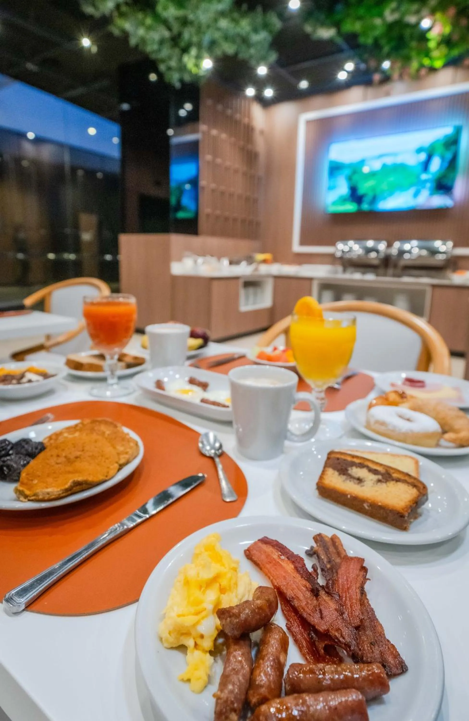 Breakfast in Holiday Inn Rosario by IHG