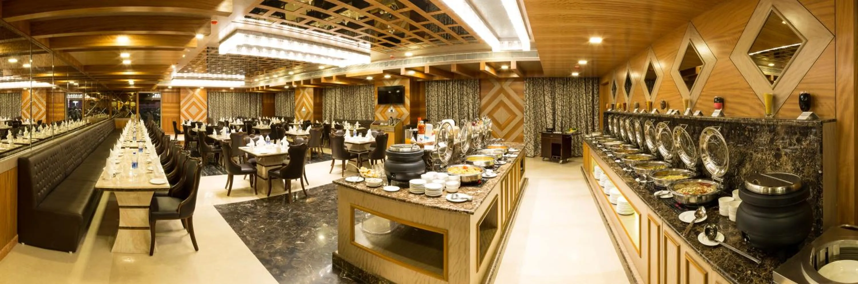Restaurant/places to eat in Hotel Benzz Park Vellore