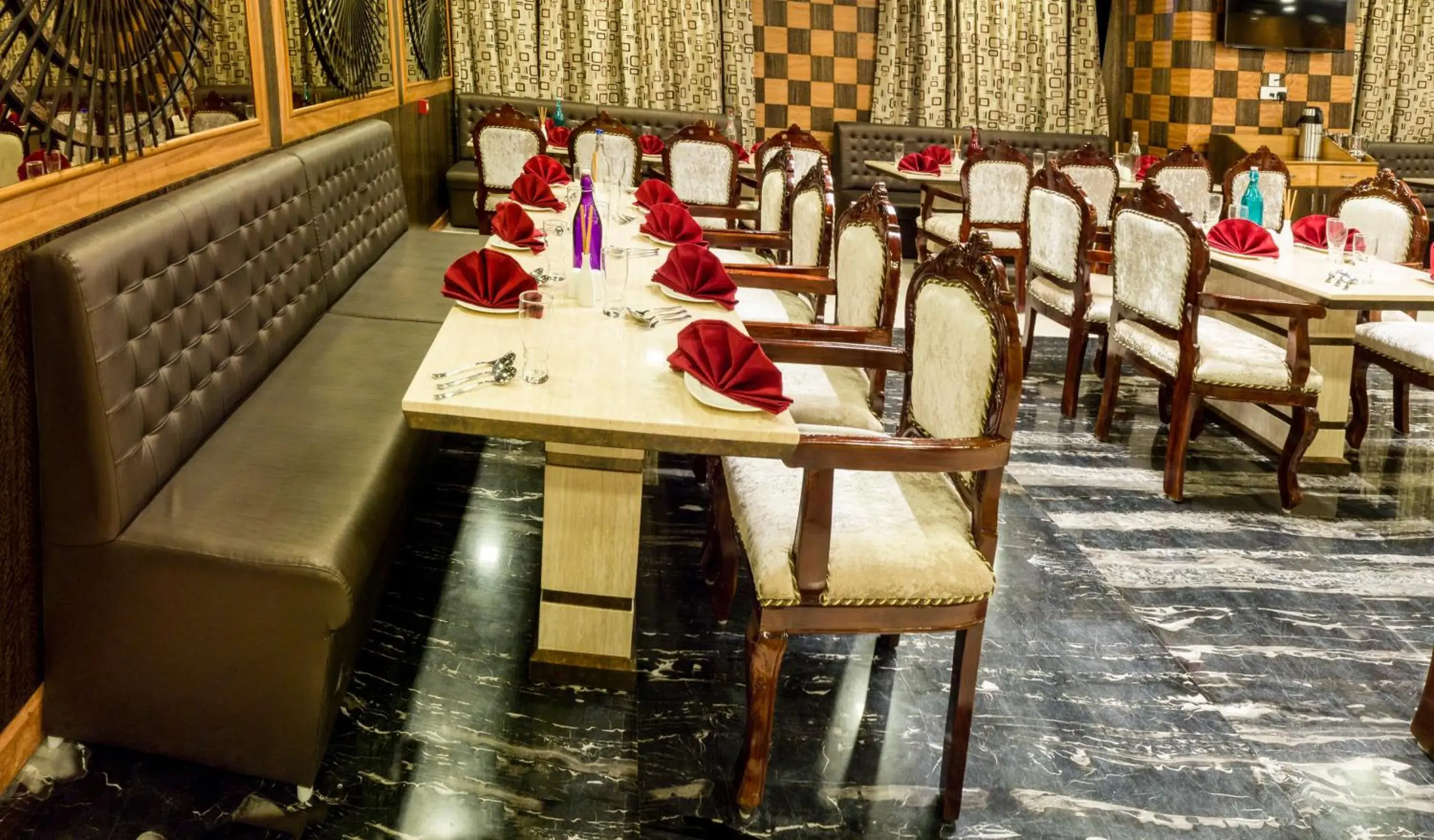 Restaurant/places to eat in Hotel Benzz Park Vellore Restaurant/places to eat in Hotel Benzz Park Vellore