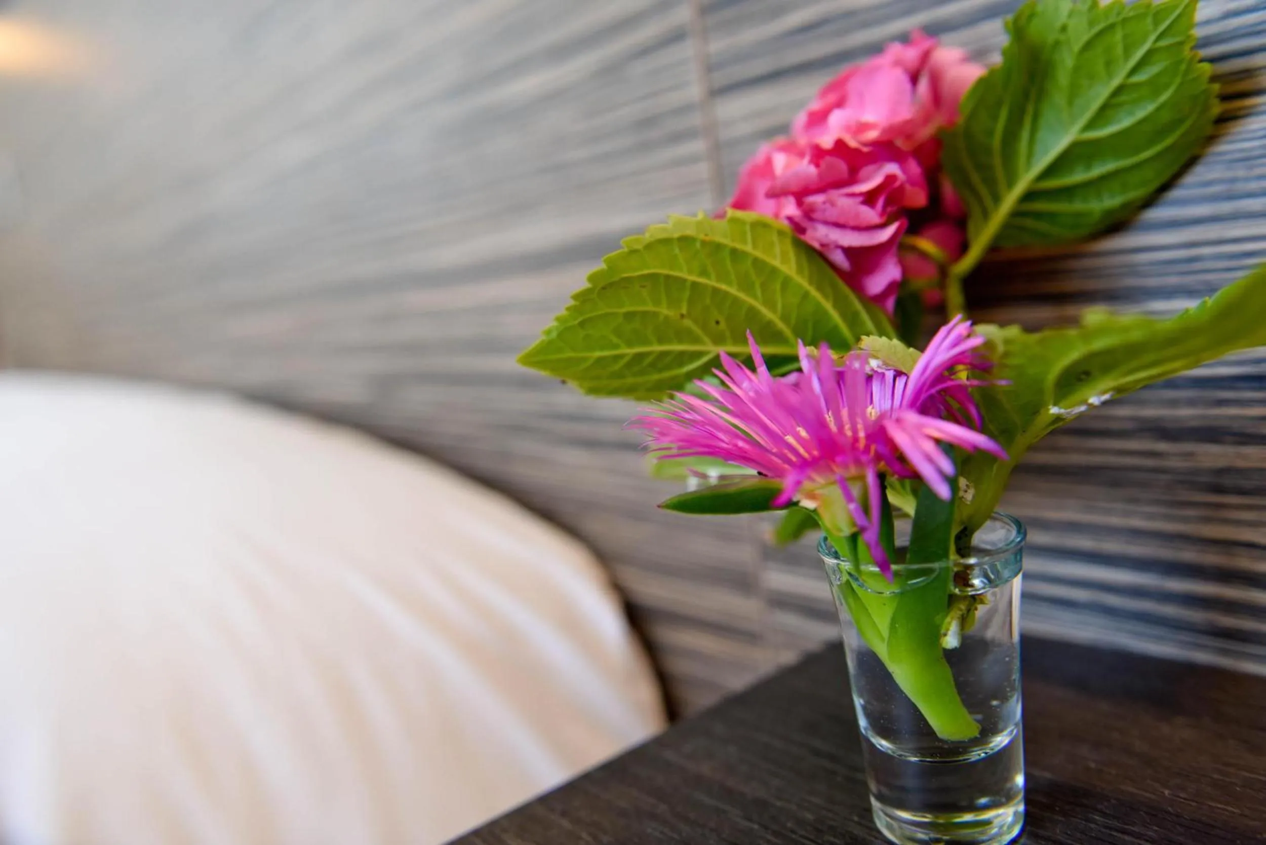Decorative detail, Bed in Logis Hotel de France
