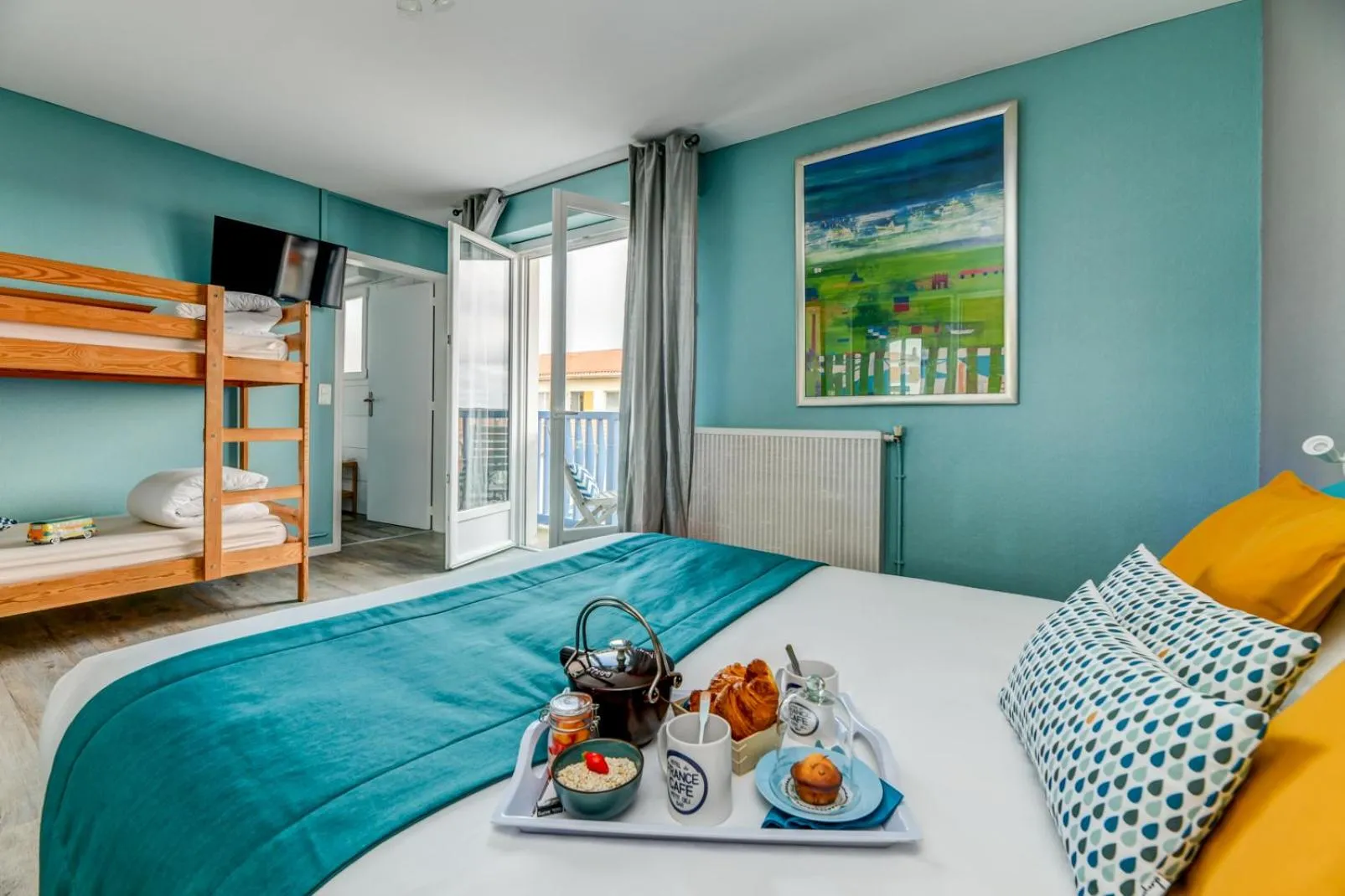 Photo of the whole room, Bed in Logis Hotel de France