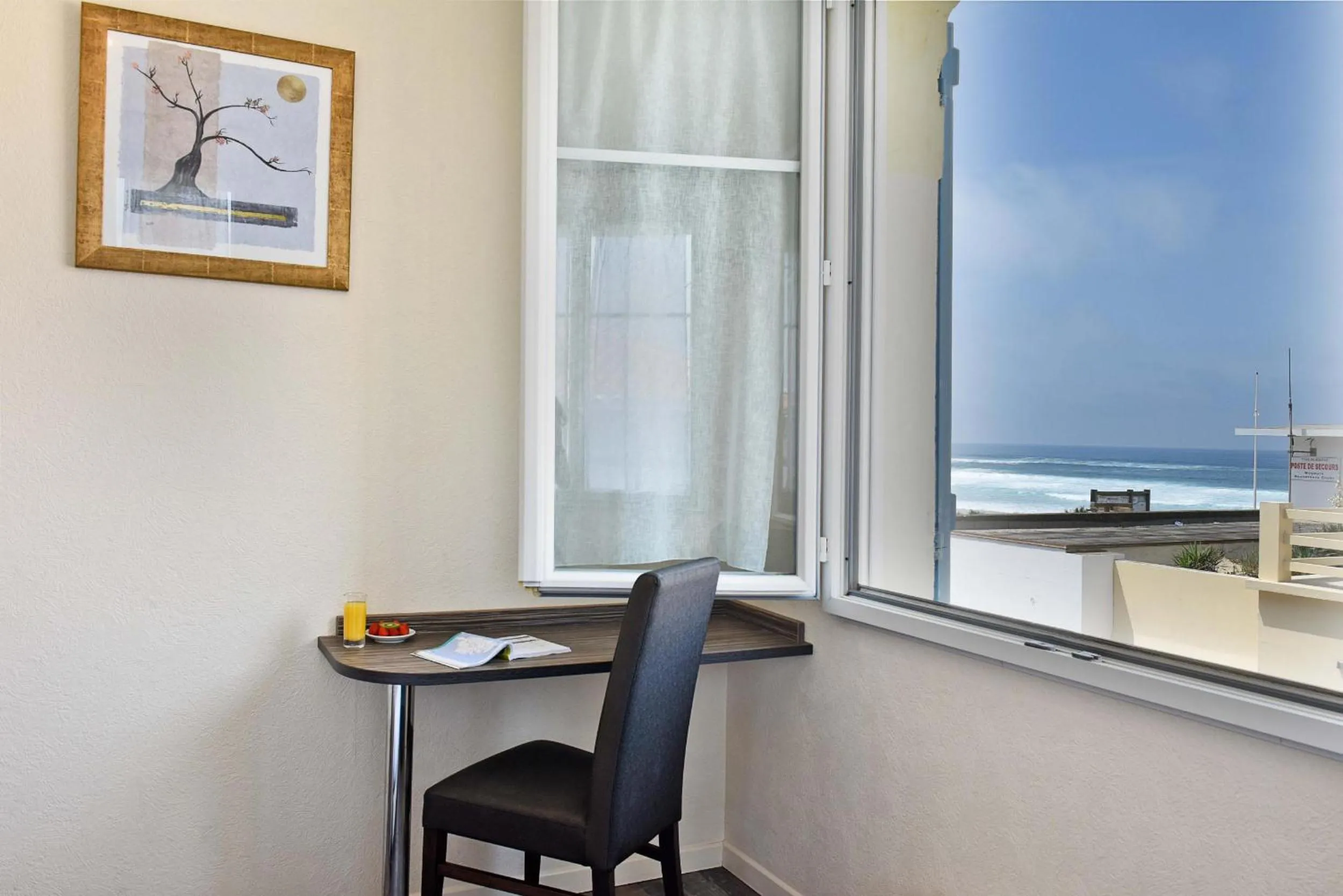 Sea view in Logis Hotel de France