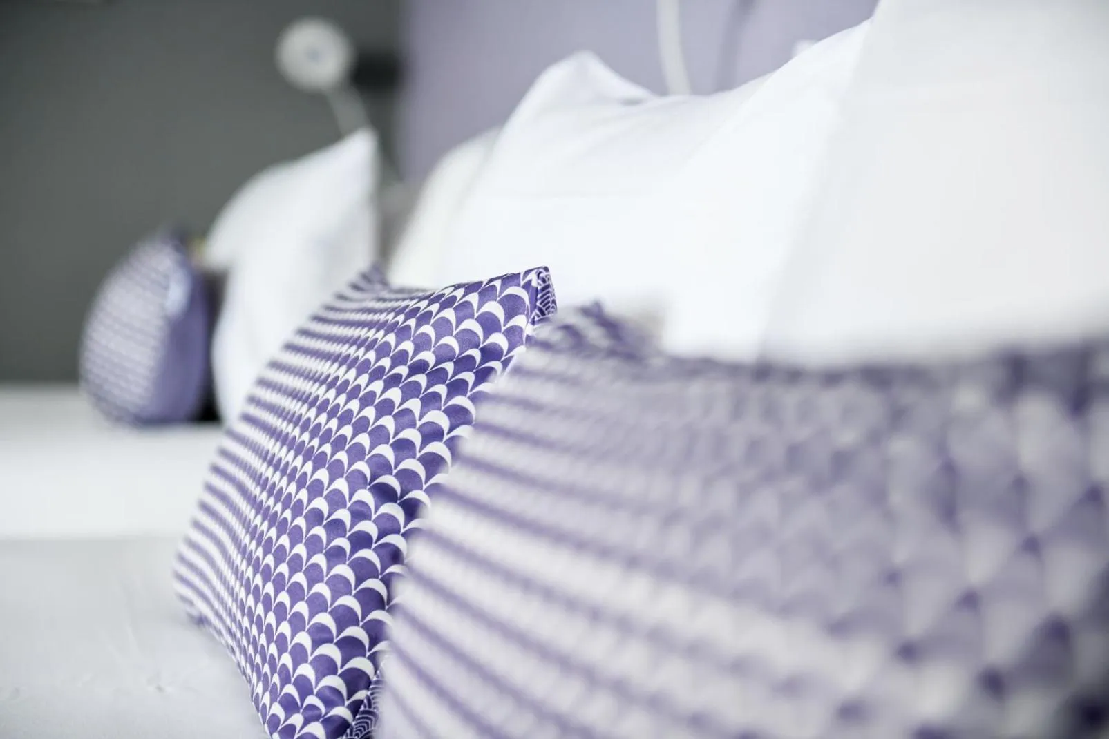 Decorative detail, Bed in Logis Hotel de France