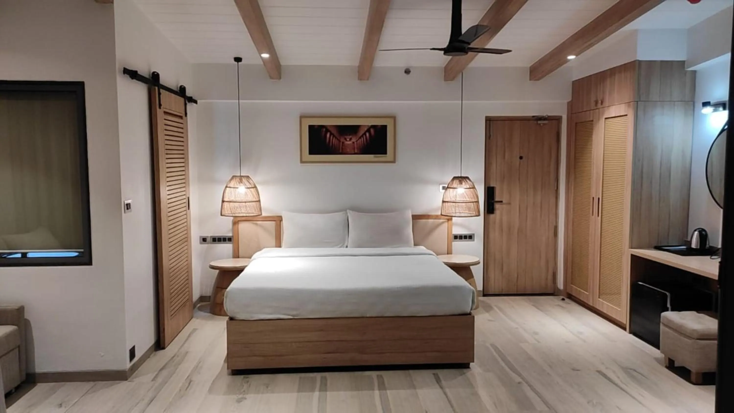 Bed in Residency Lake Resort & Spa