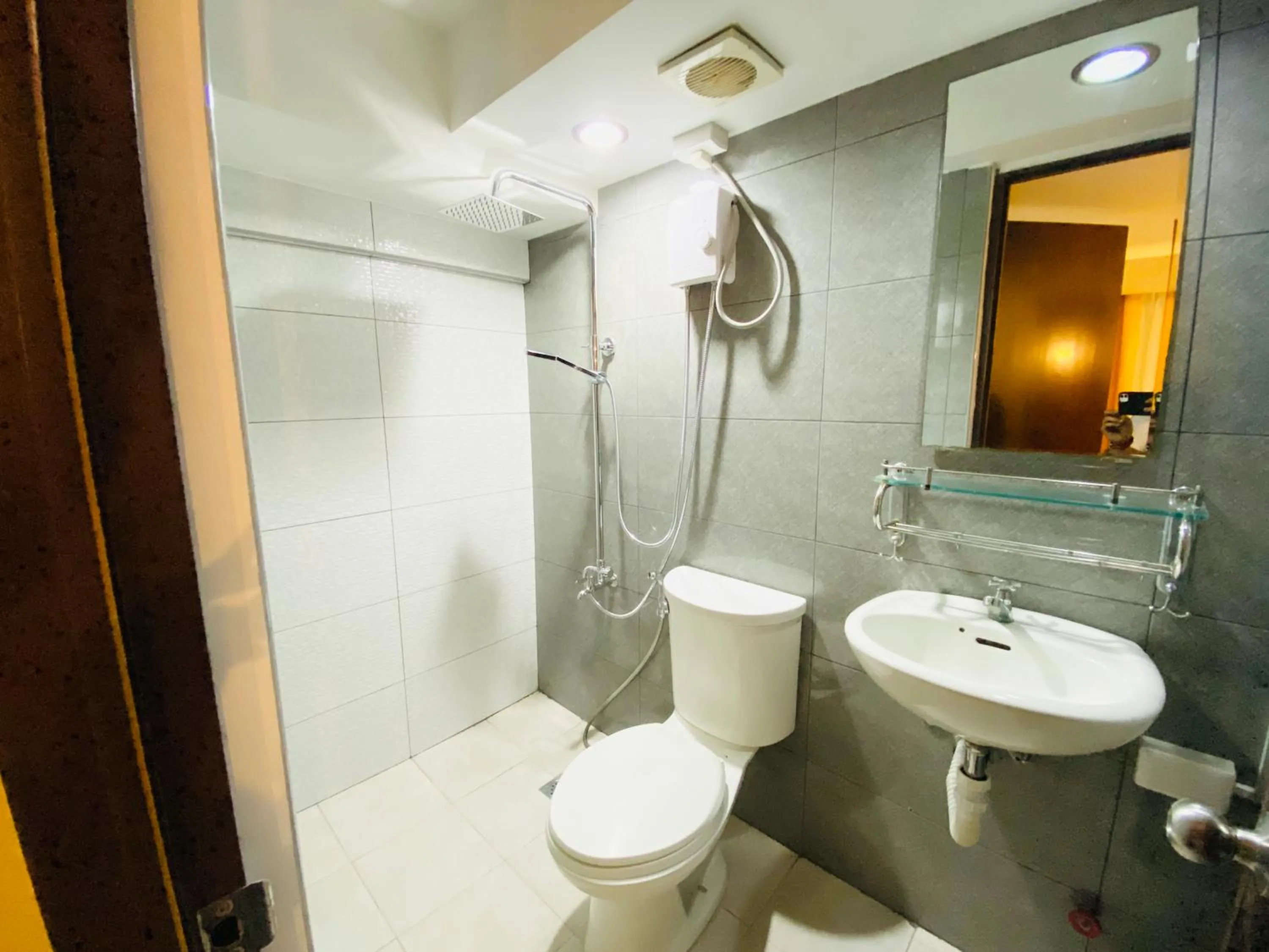 Cebu City Huge Lofts by P&J