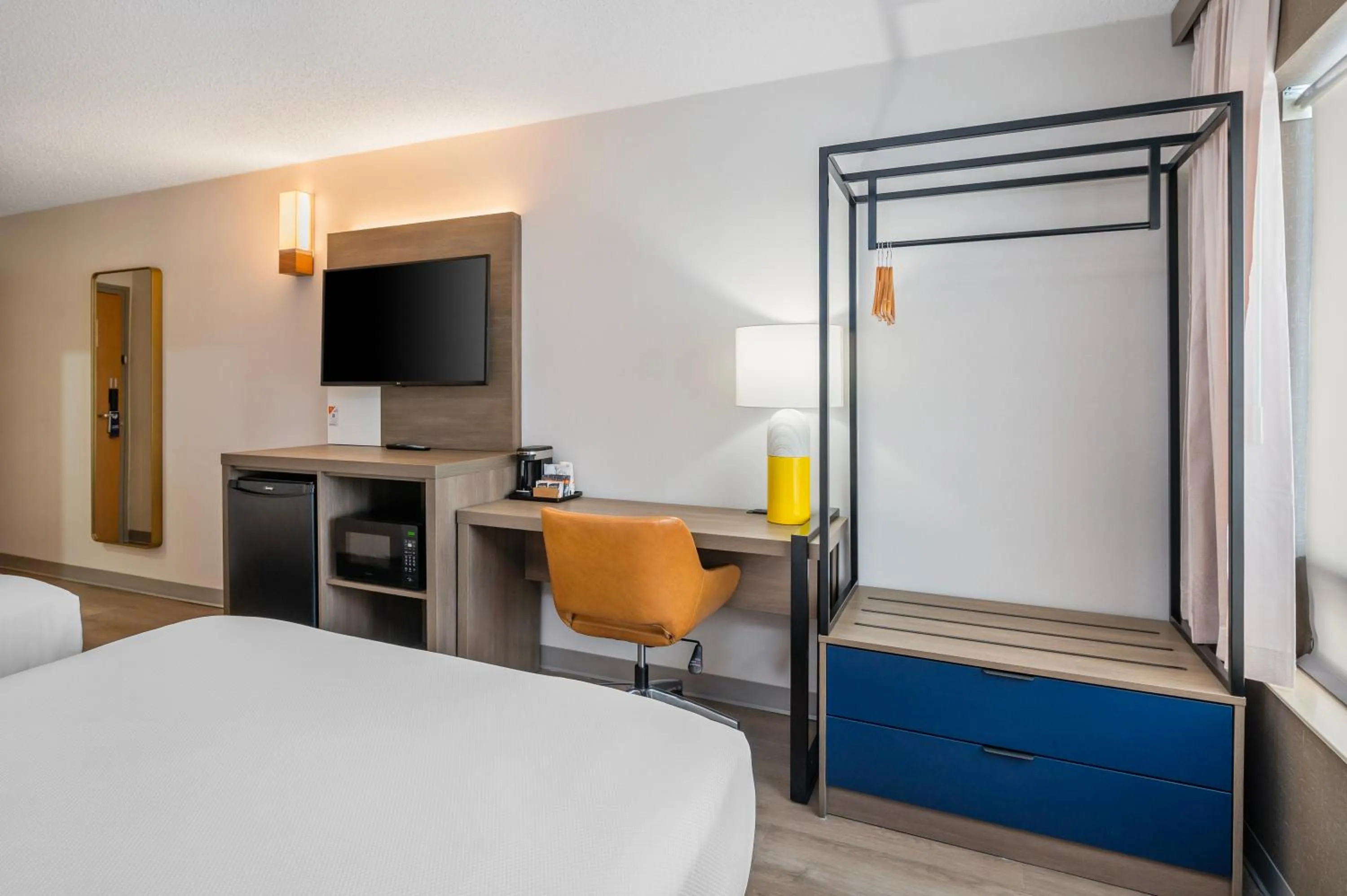 TV and multimedia, Bed in Comfort Inn