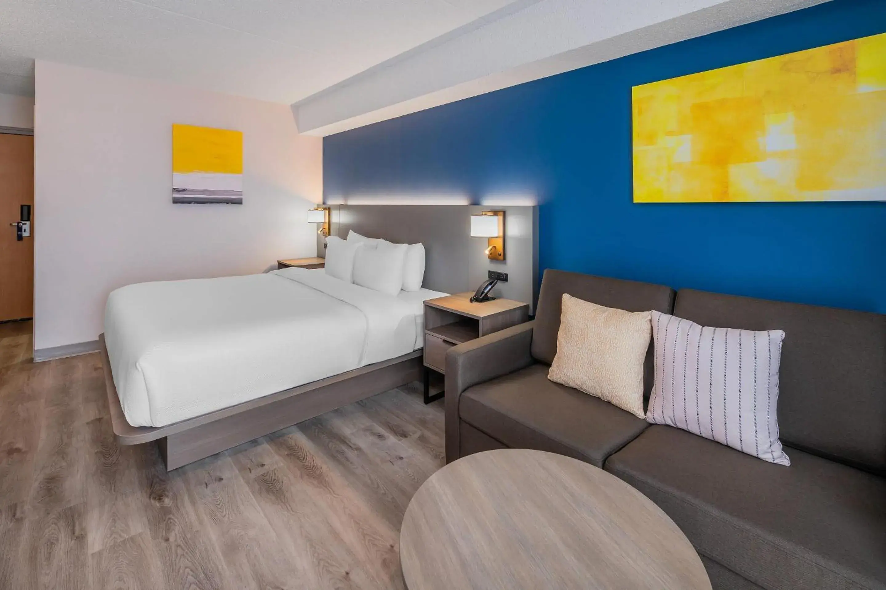 Bedroom, Bed in Comfort Inn Bedroom, Bed in Comfort Inn