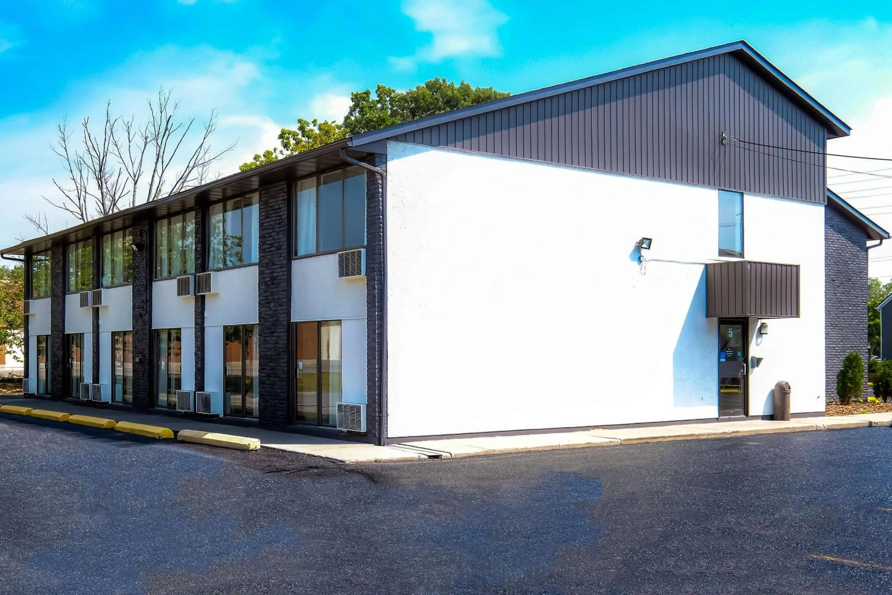 Property building in Comfort Inn