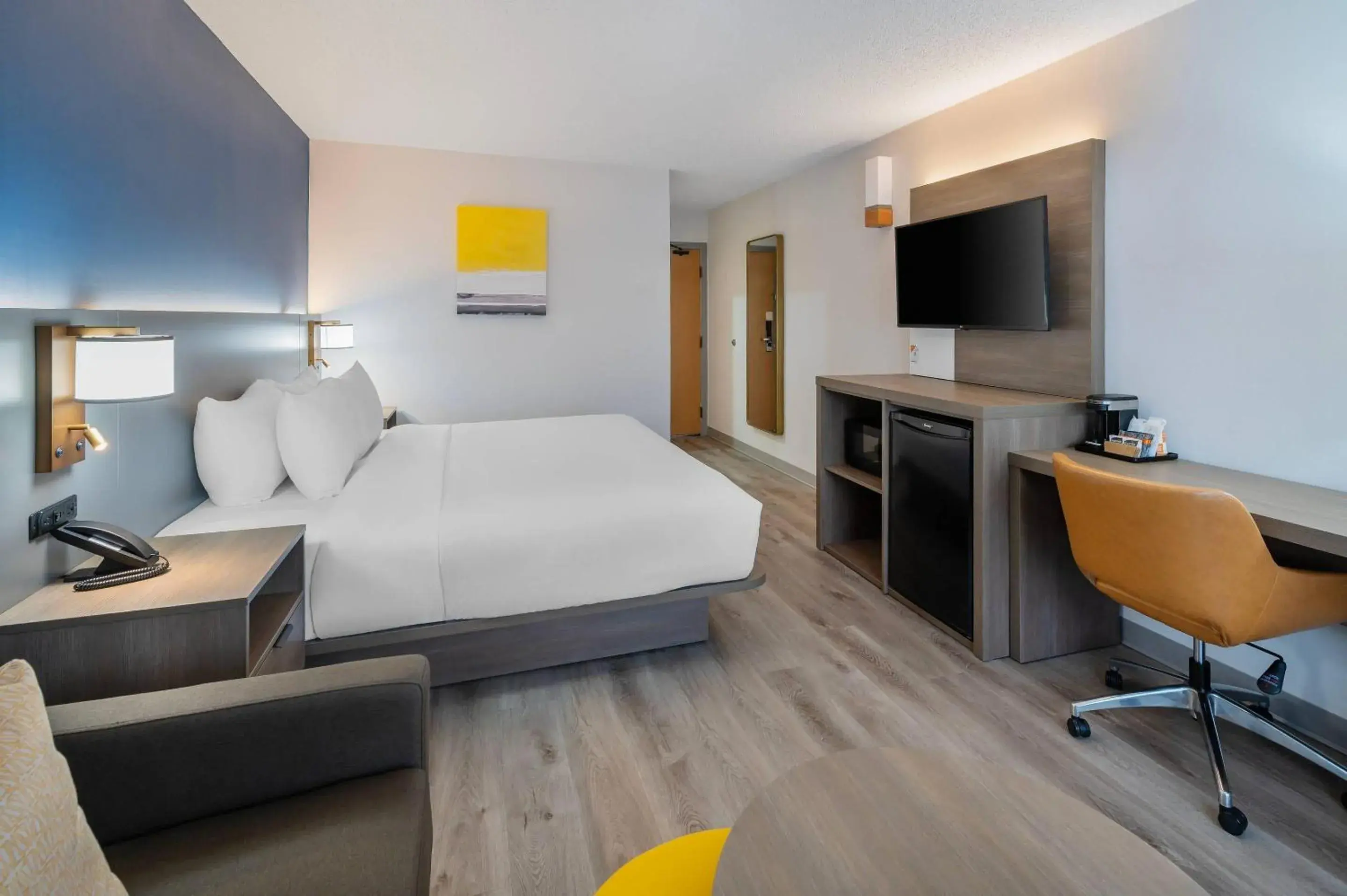 Bedroom, Bed in Comfort Inn Bedroom, Bed in Comfort Inn