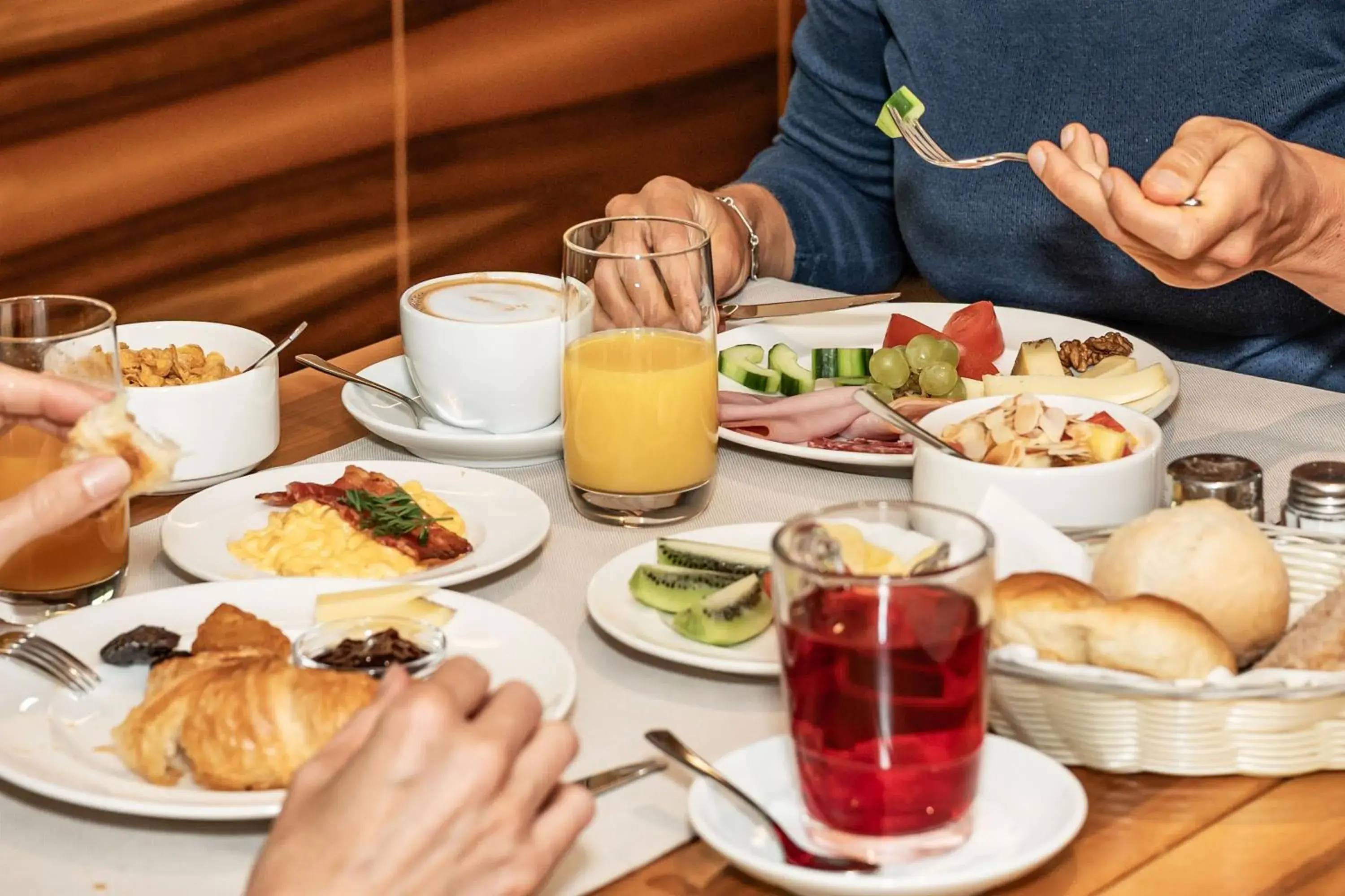 Breakfast in Tailormade Hotel KRONE Sarnen Breakfast in Tailormade Hotel KRONE Sarnen