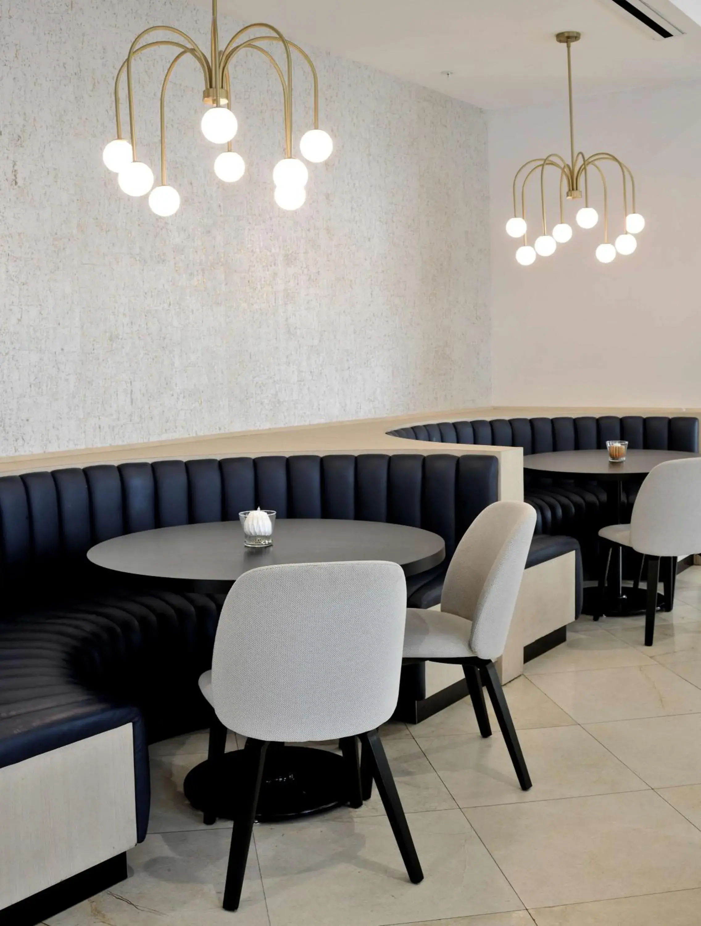 Restaurant/places to eat in Hotel Dello Ft Lauderdale Airport, Tapestry Collection by Hilton Restaurant/places to eat in Hotel Dello Ft Lauderdale Airport, Tapestry Collection by Hilton