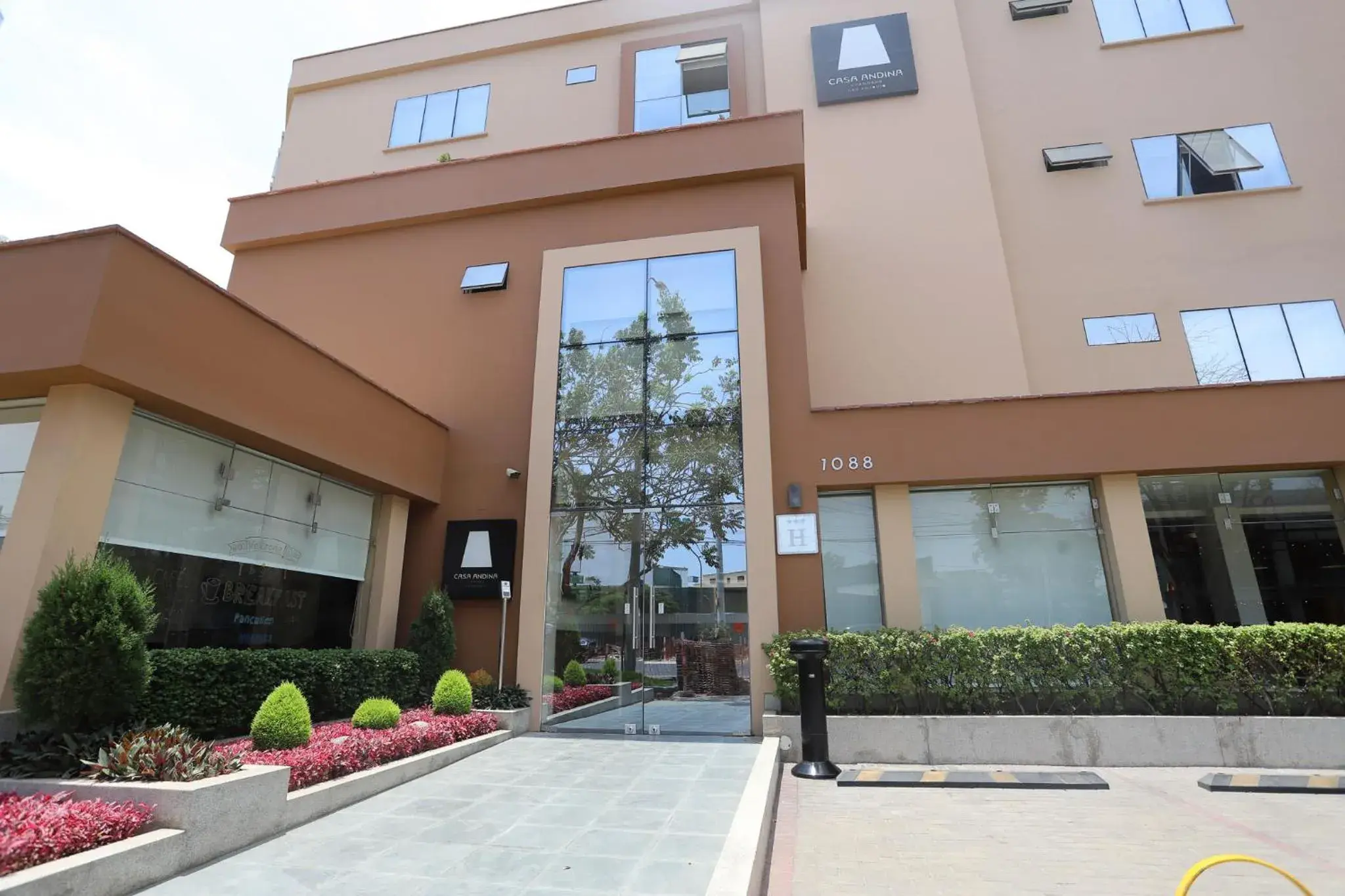 Facade/entrance in Casa Andina Standard Miraflores San Antonio Facade/entrance in Casa Andina Standard Miraflores San Antonio