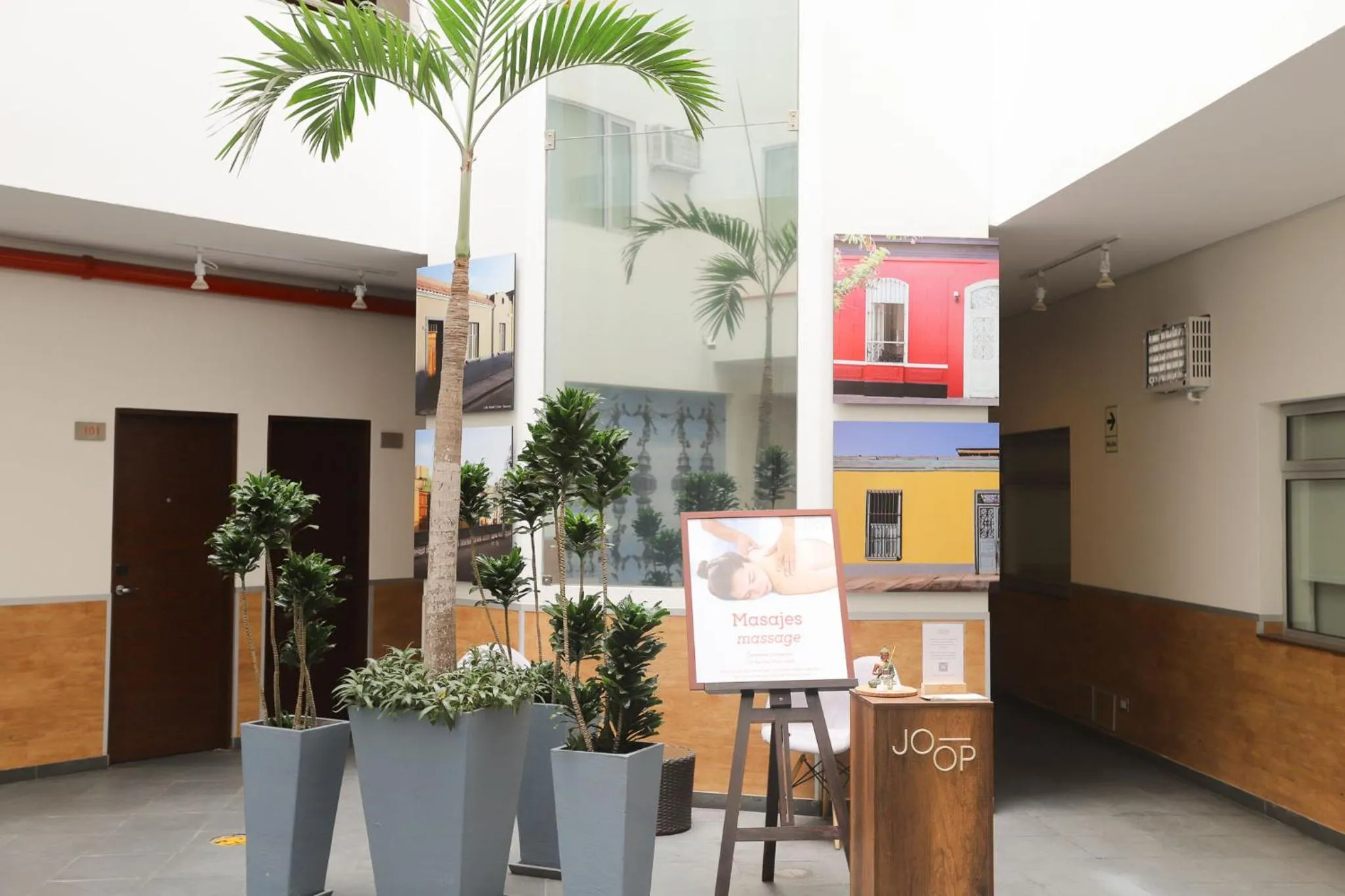 Lobby or reception in Casa Andina Standard Miraflores San Antonio