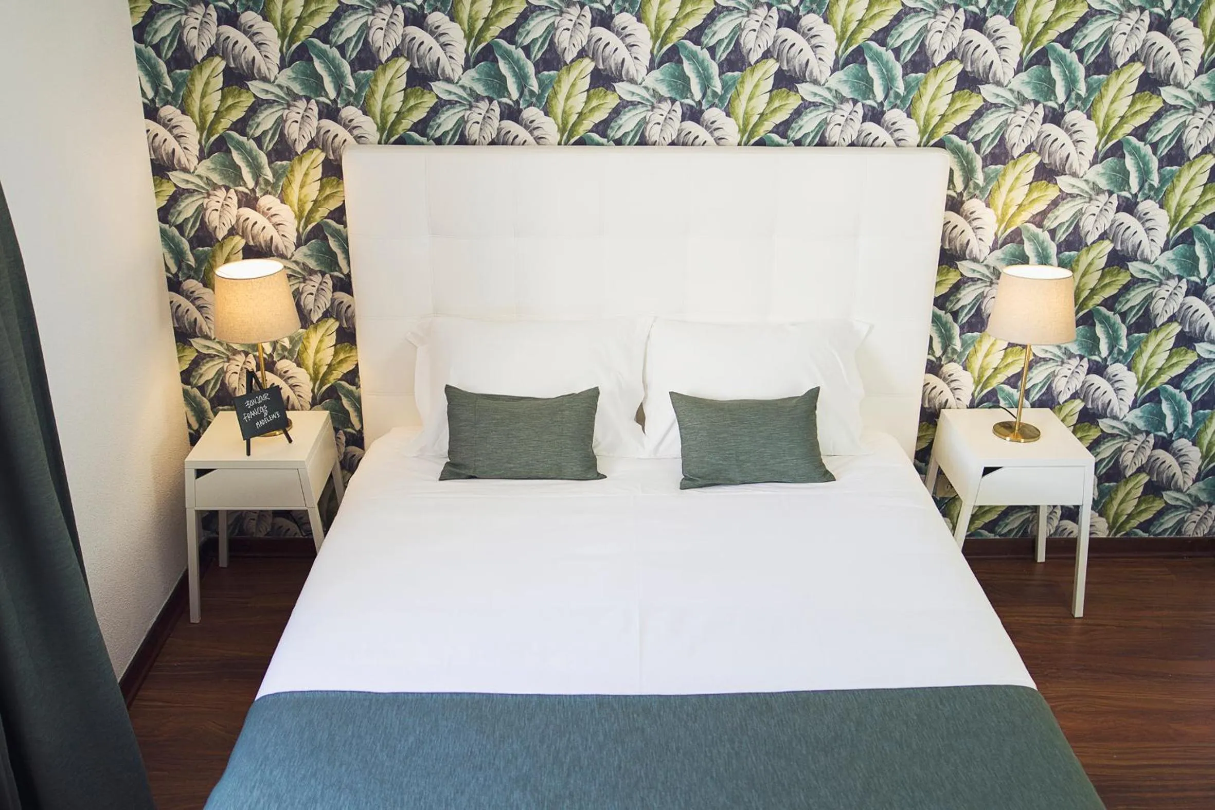 Bedroom, Bed in Art 4 You Cascais Suites