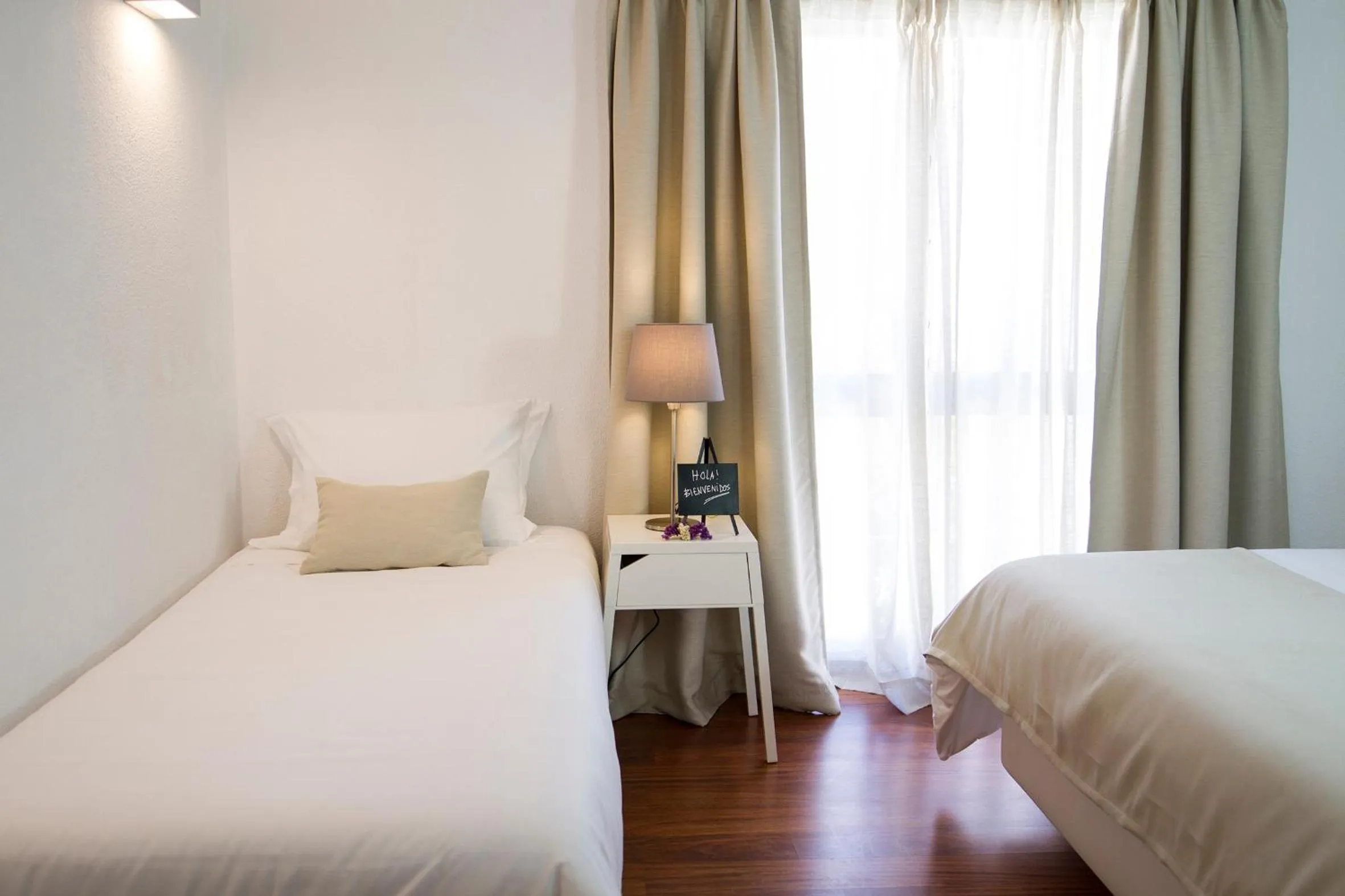 Bedroom, Bed in Art 4 You Cascais Suites