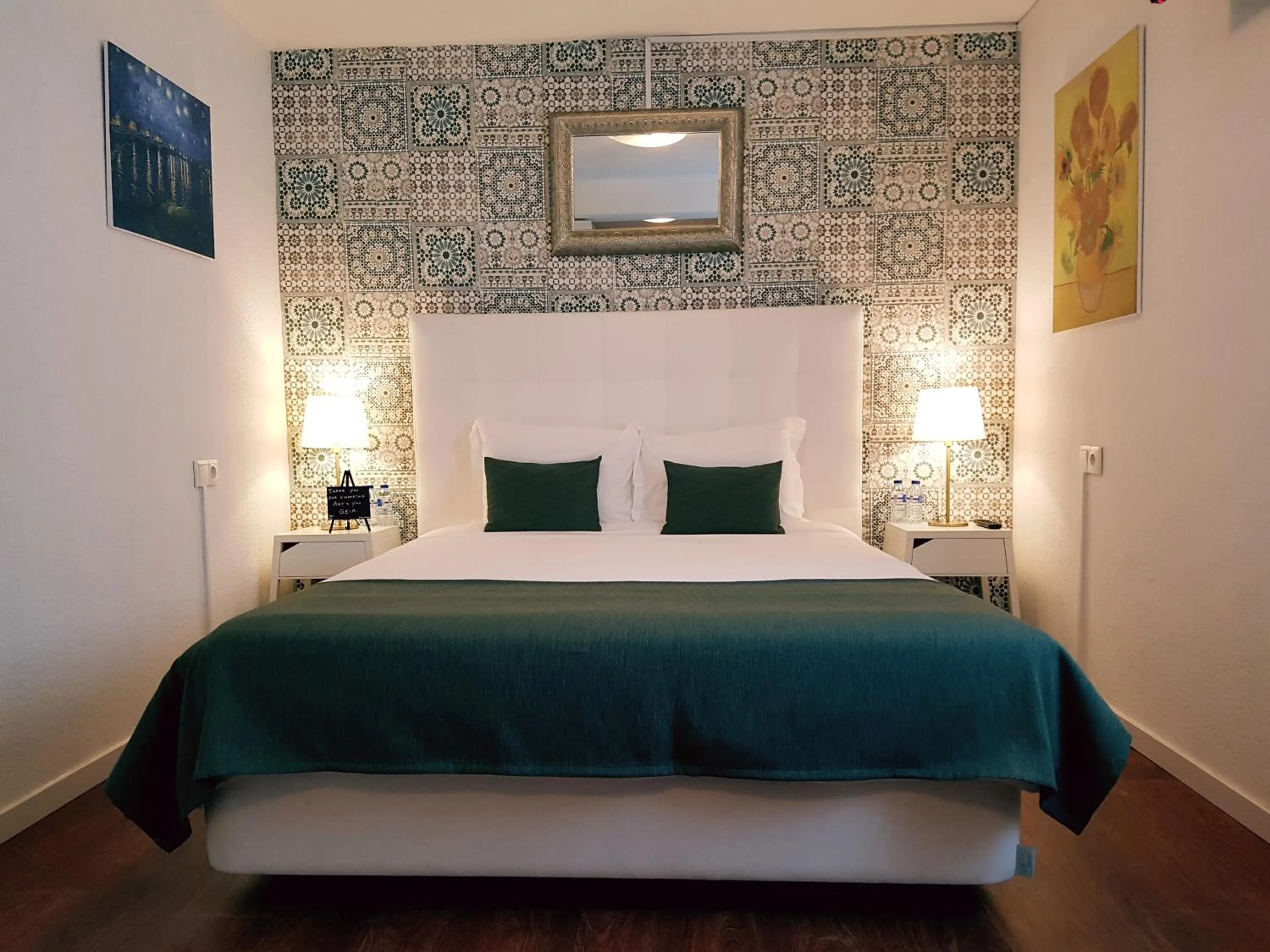 Bedroom, Bed in Art 4 You Cascais Suites