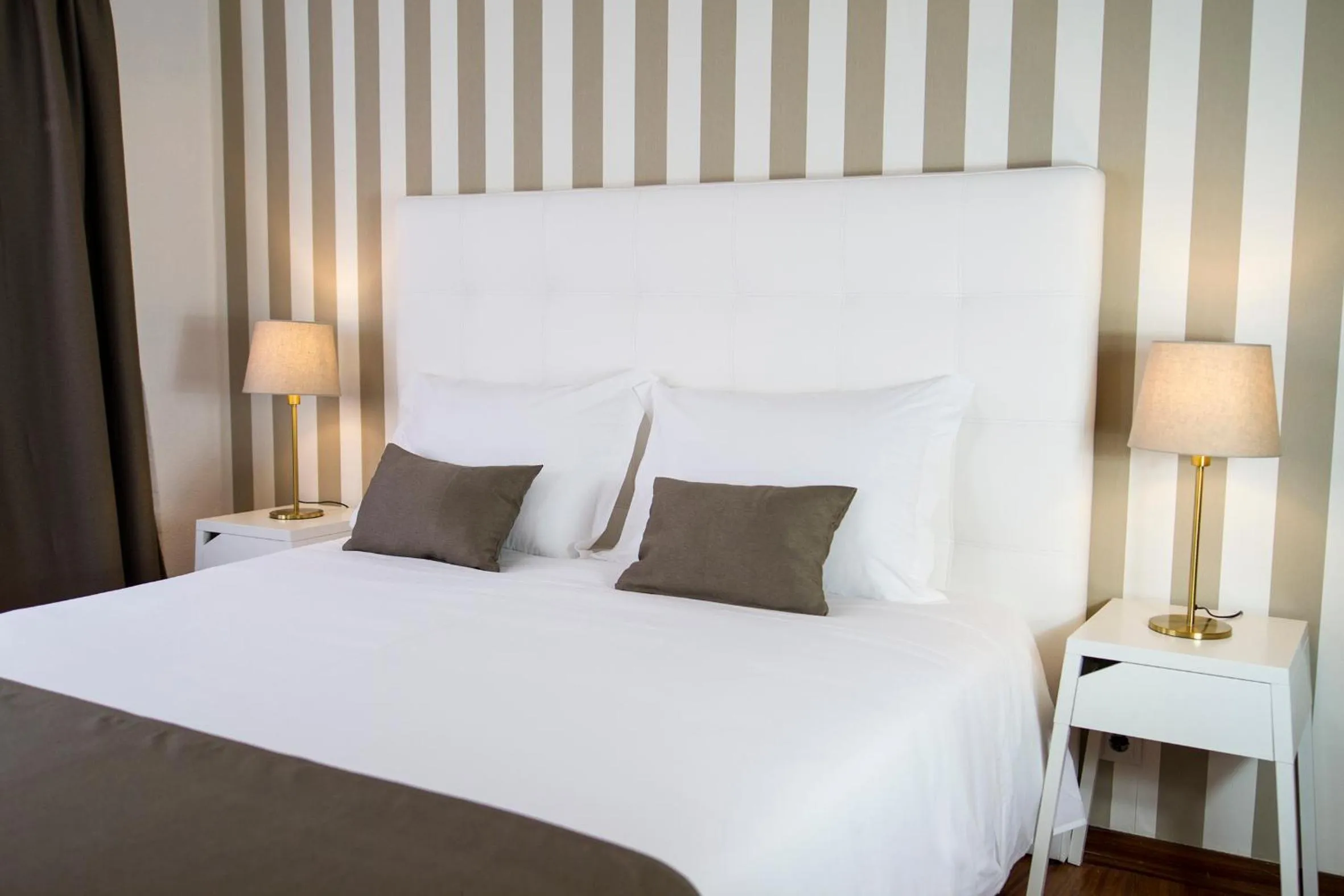 Bedroom, Bed in Art 4 You Cascais Suites