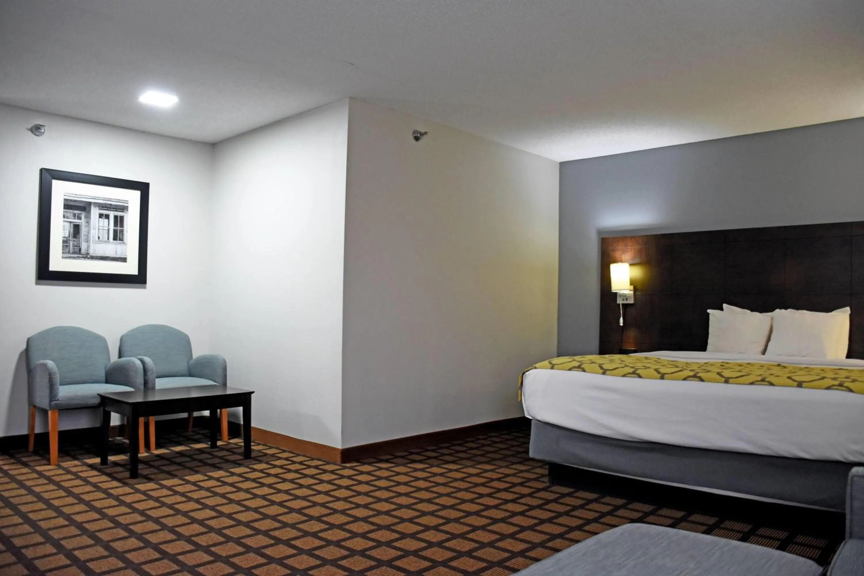 Photo of the whole room, Bed in Baymont by Wyndham Morton