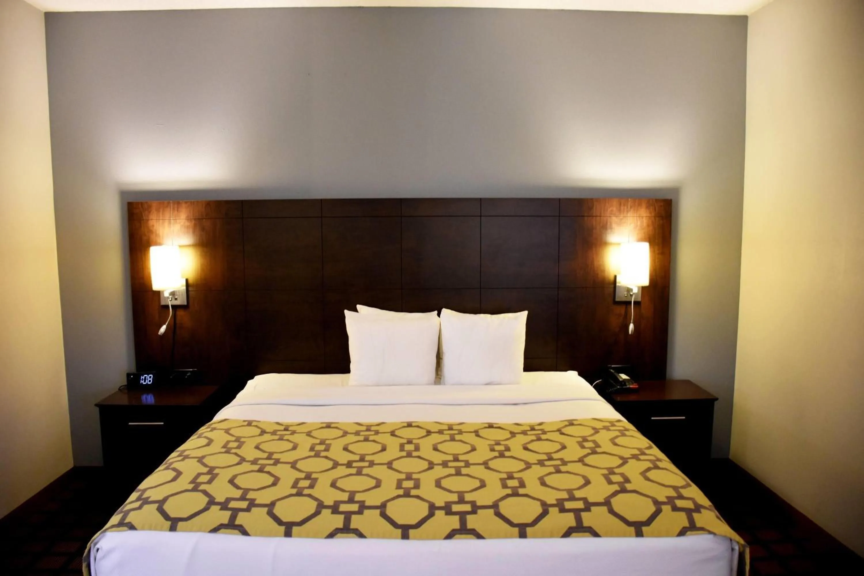 Photo of the whole room, Bed in Baymont by Wyndham Morton