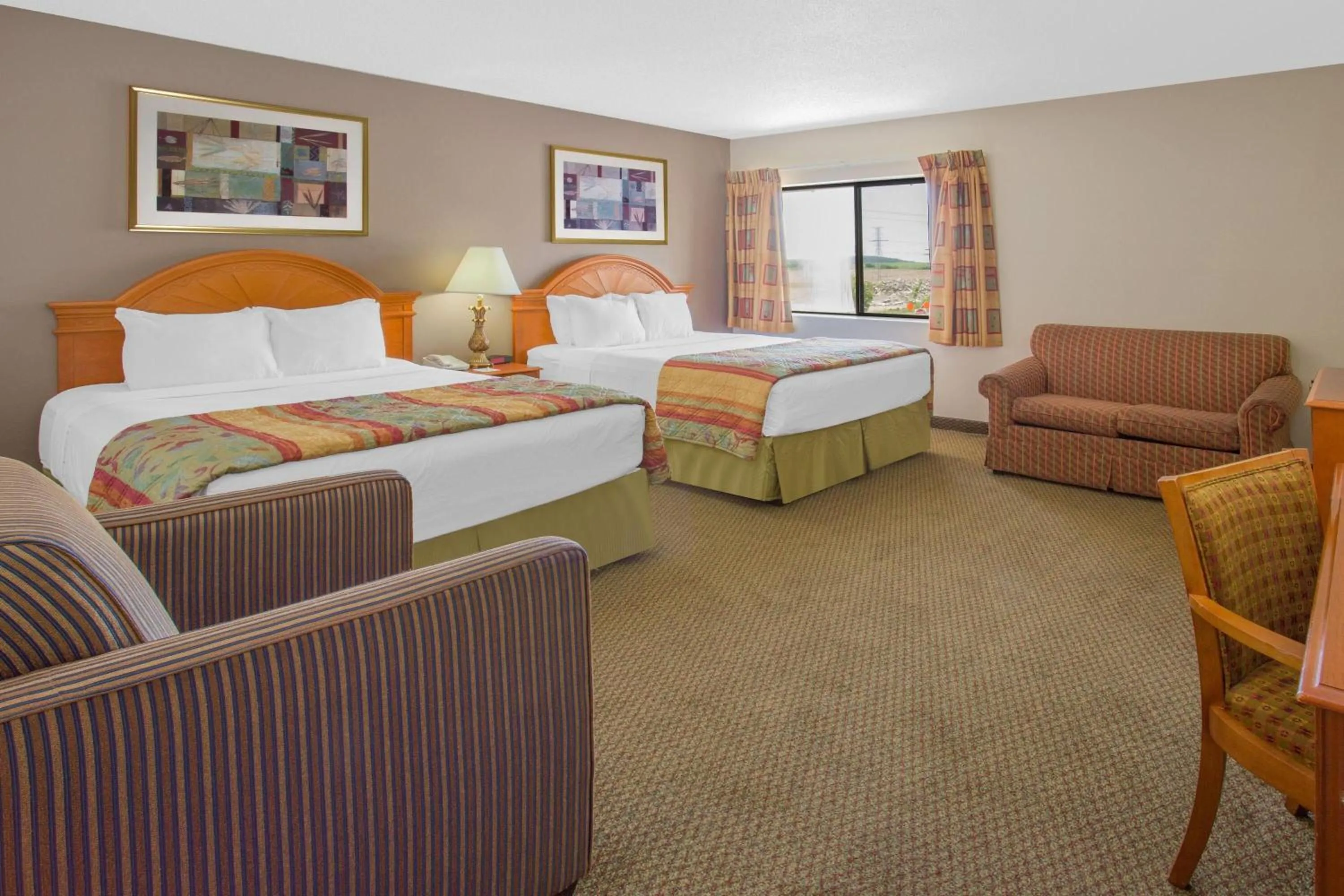 Photo of the whole room, Bed in Days Inn by Wyndham Portage Cascade Mountain area