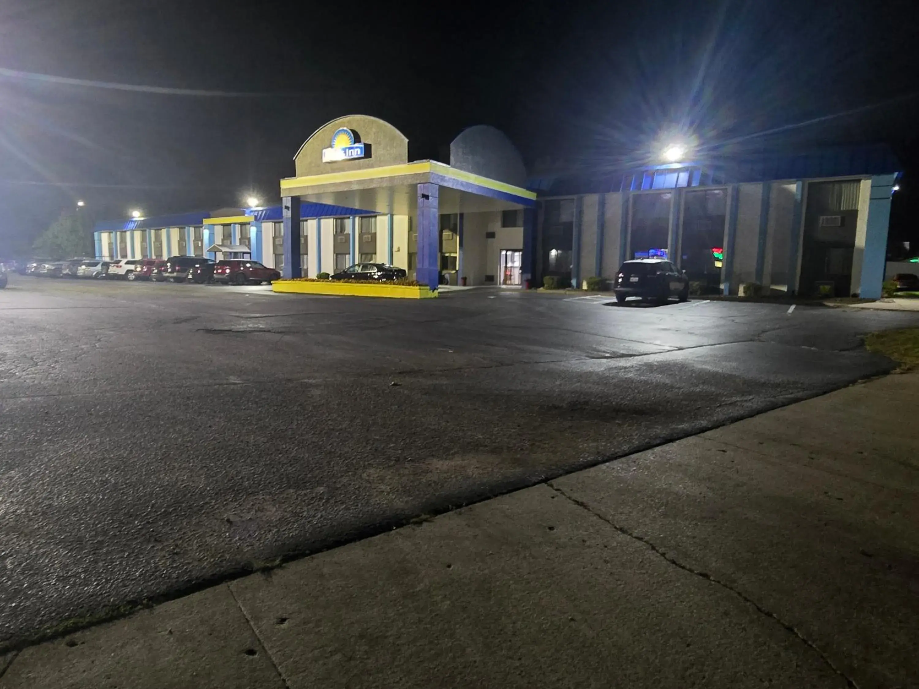 Property building in Days Inn by Wyndham Portage Cascade Mountain area Property building in Days Inn by Wyndham Portage Cascade Mountain area