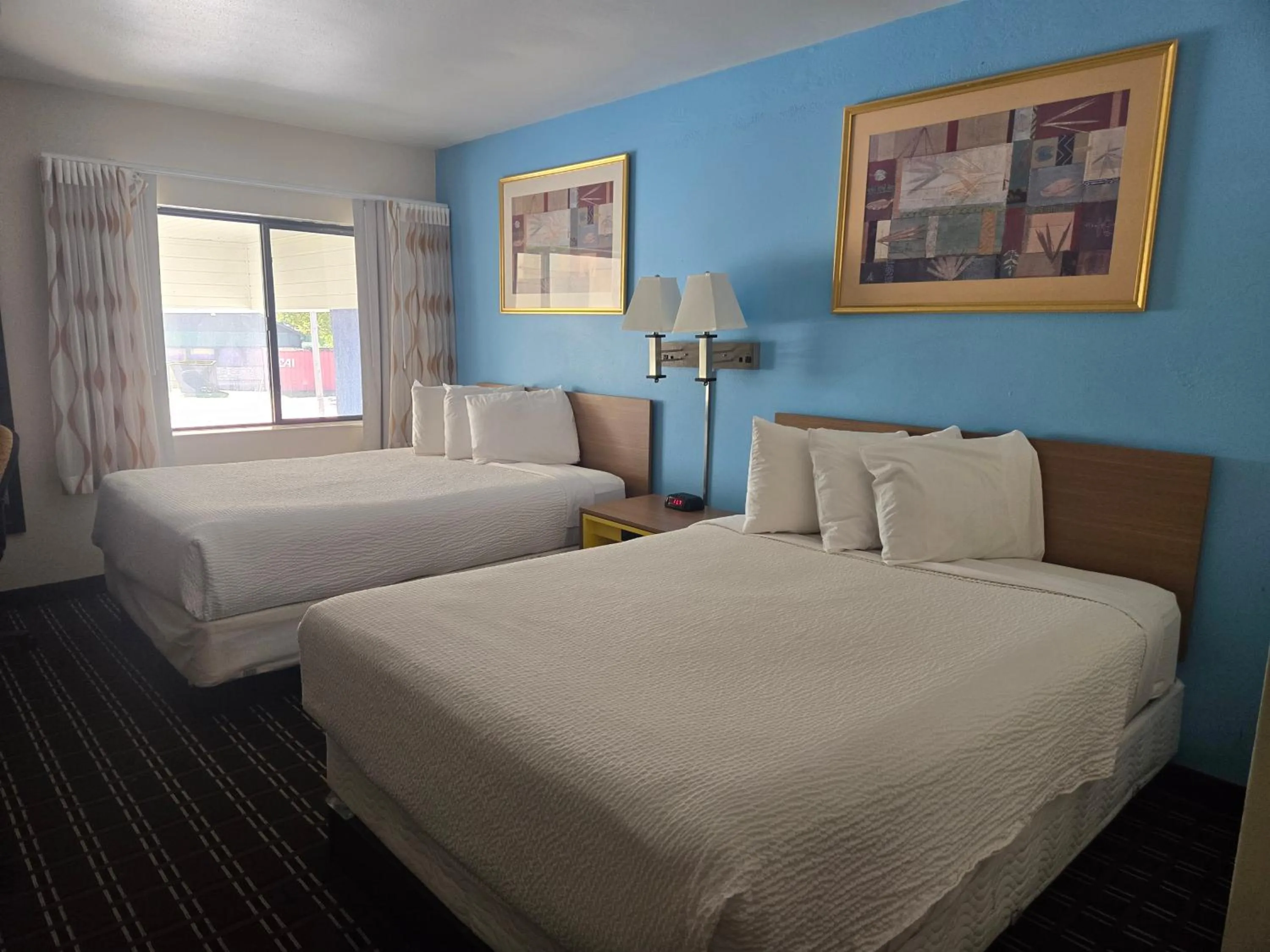 Bed in Days Inn by Wyndham Portage Cascade Mountain area