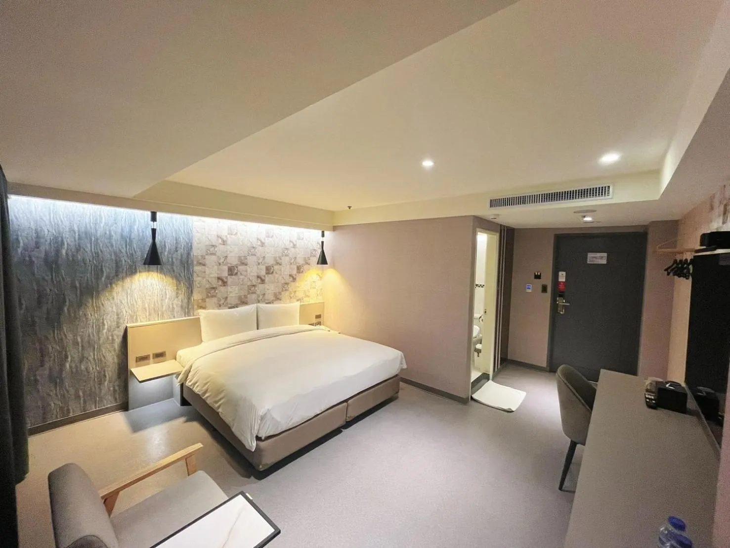 Photo of the whole room, Bed in 新仕飯店-New City Hotel