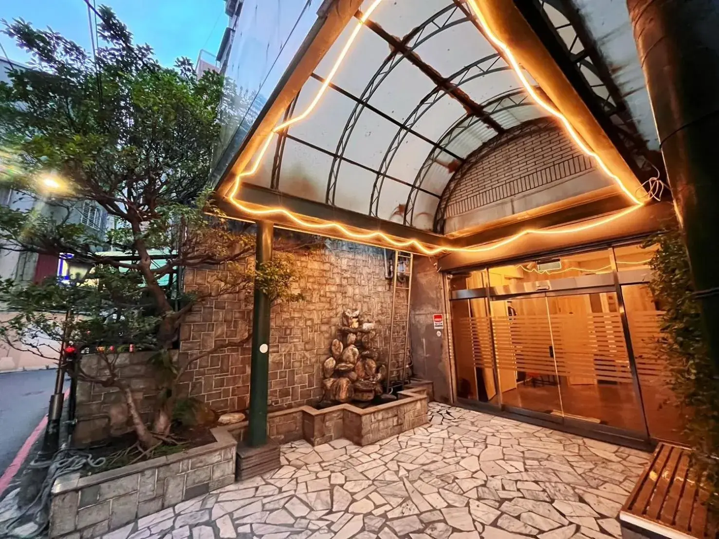 Garden view in 新仕飯店-New City Hotel Garden view in 新仕飯店-New City Hotel