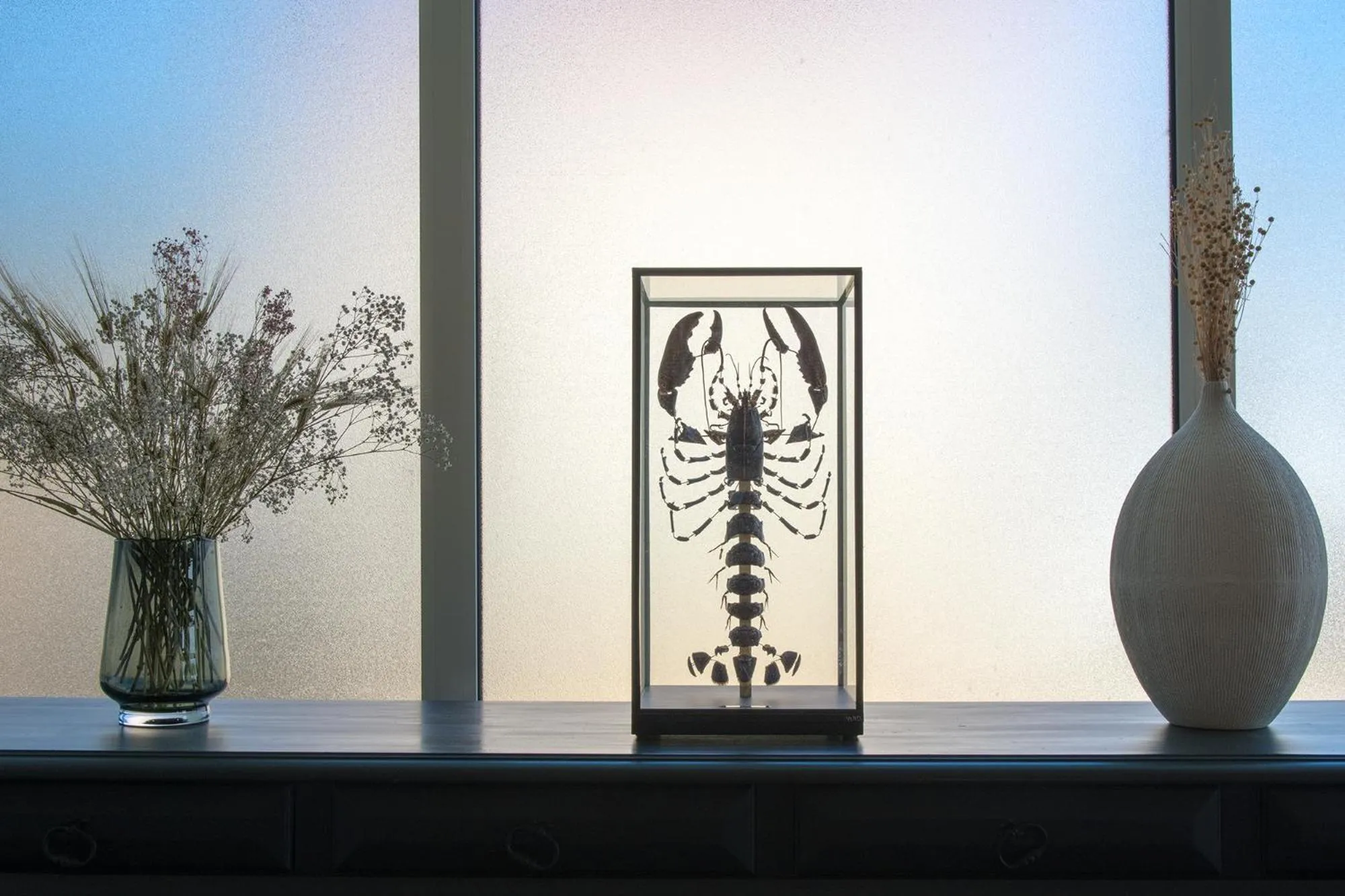 Decorative detail in Le Homard Bleu