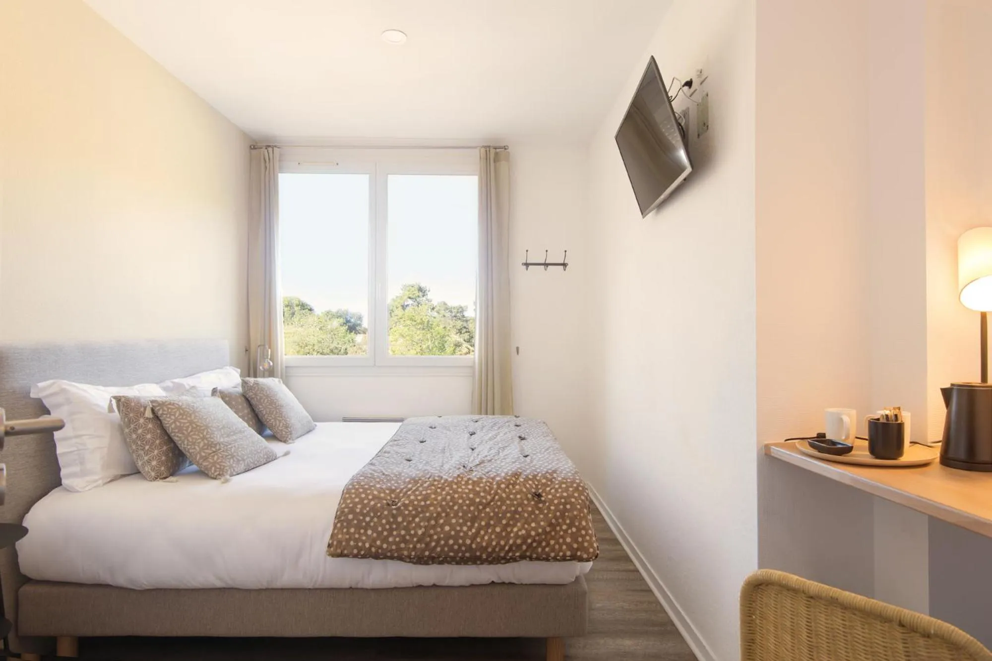 Bedroom, Bed in Le Homard Bleu