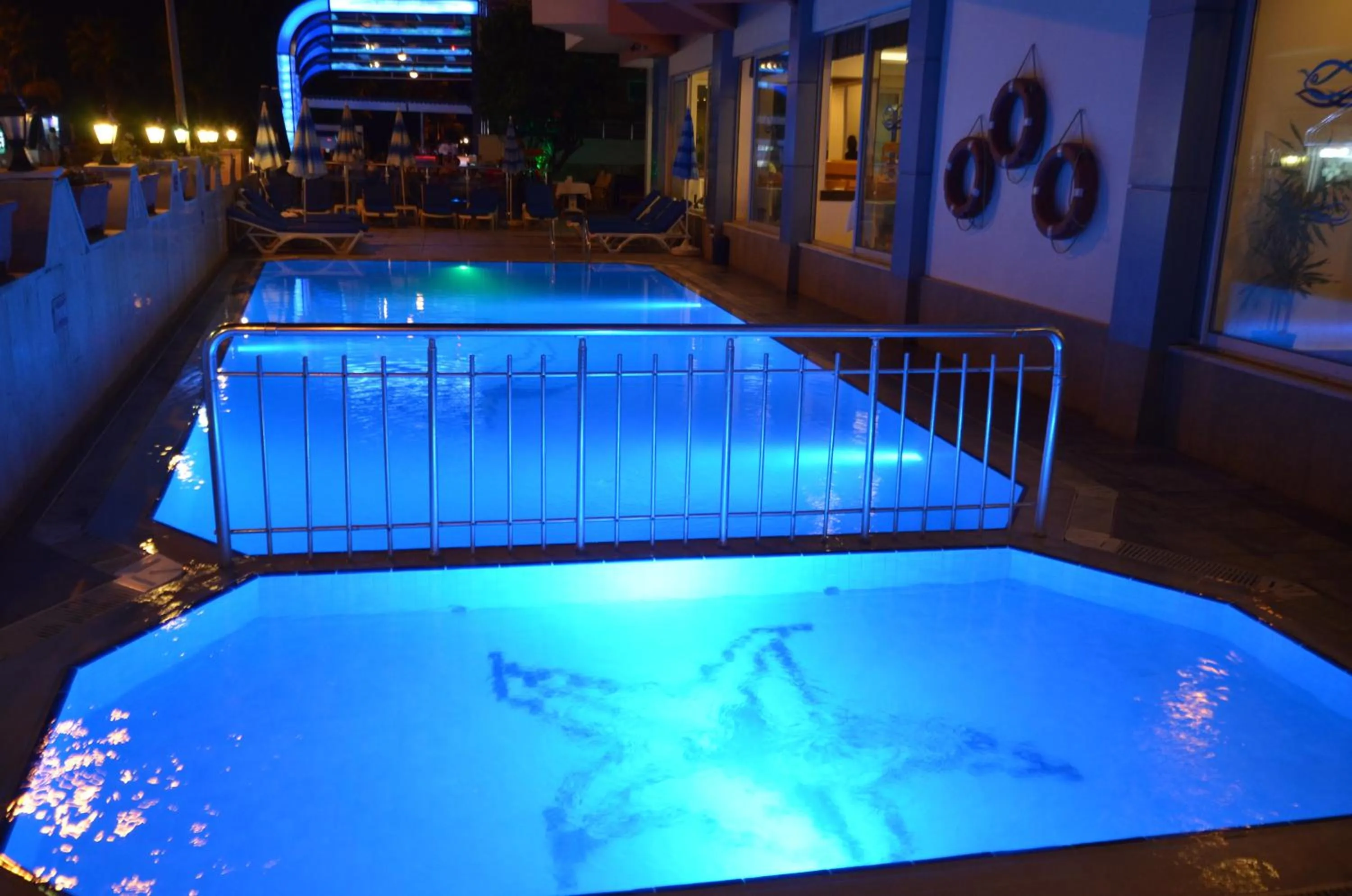 Swimming pool in Kleopatra Balik Hotel