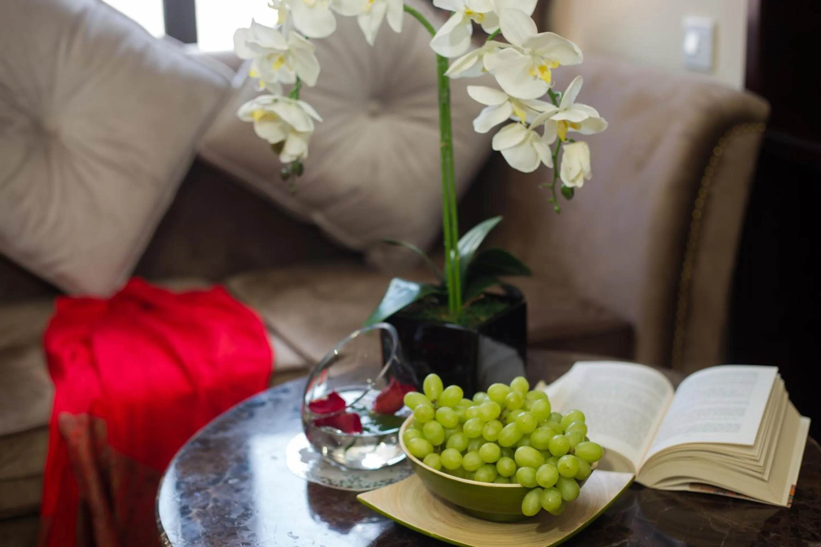 Seating area in Ambassador Hanoi Hotel & Spa