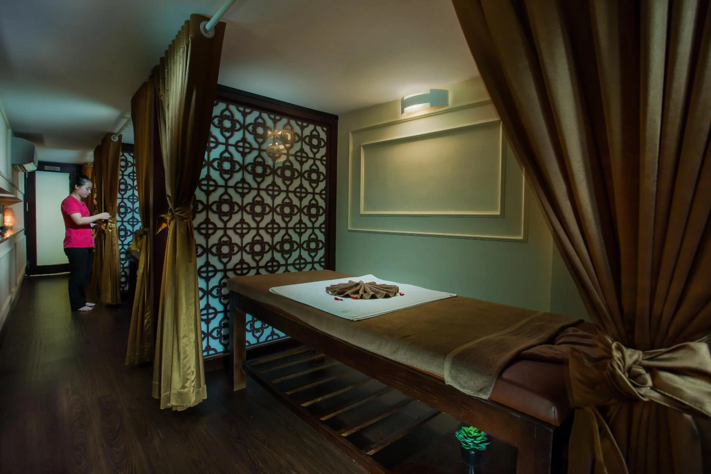 Spa and wellness centre/facilities, Bed in Ambassador Hanoi Hotel & Spa