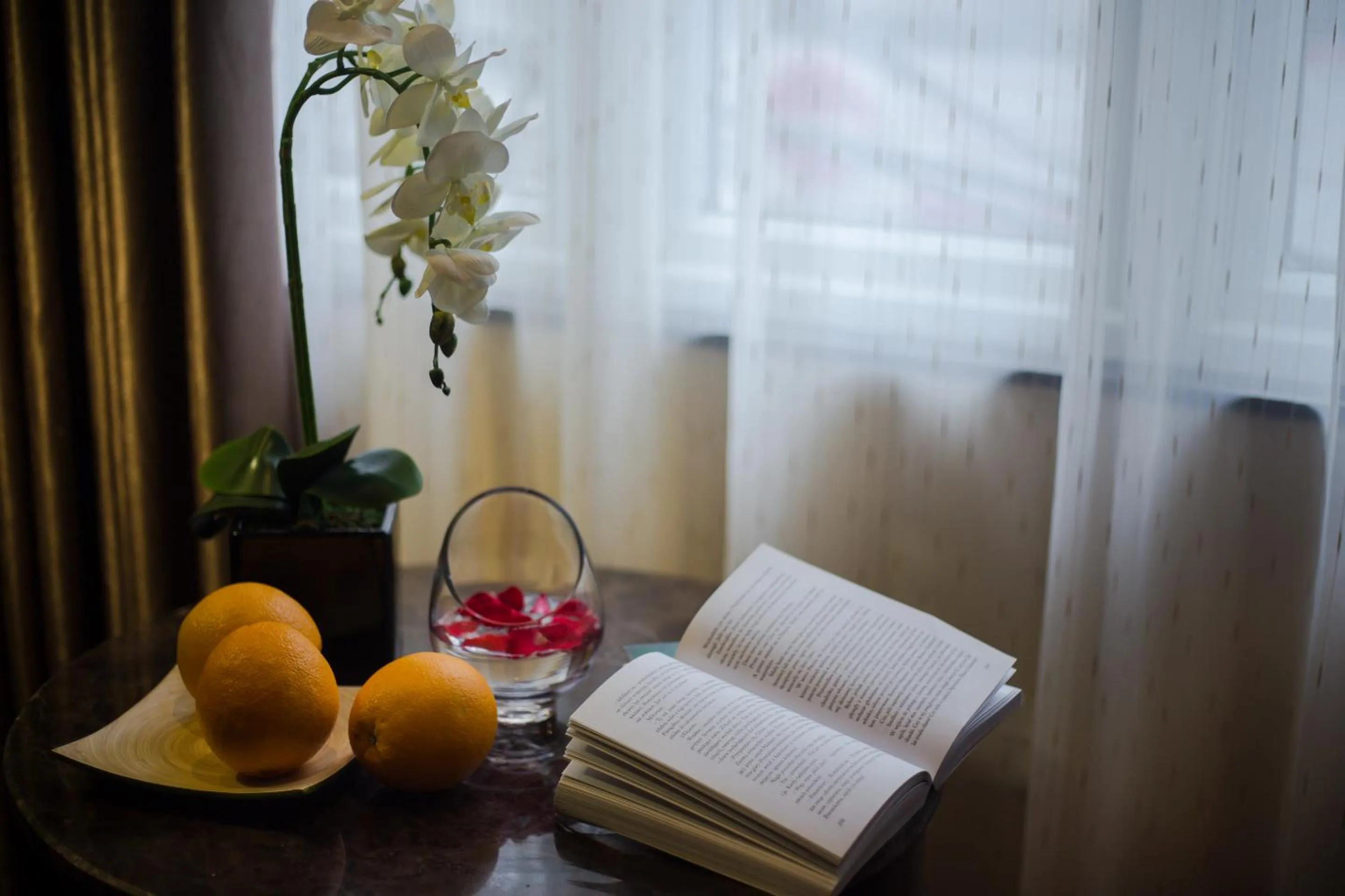 Seating area in Ambassador Hanoi Hotel & Spa