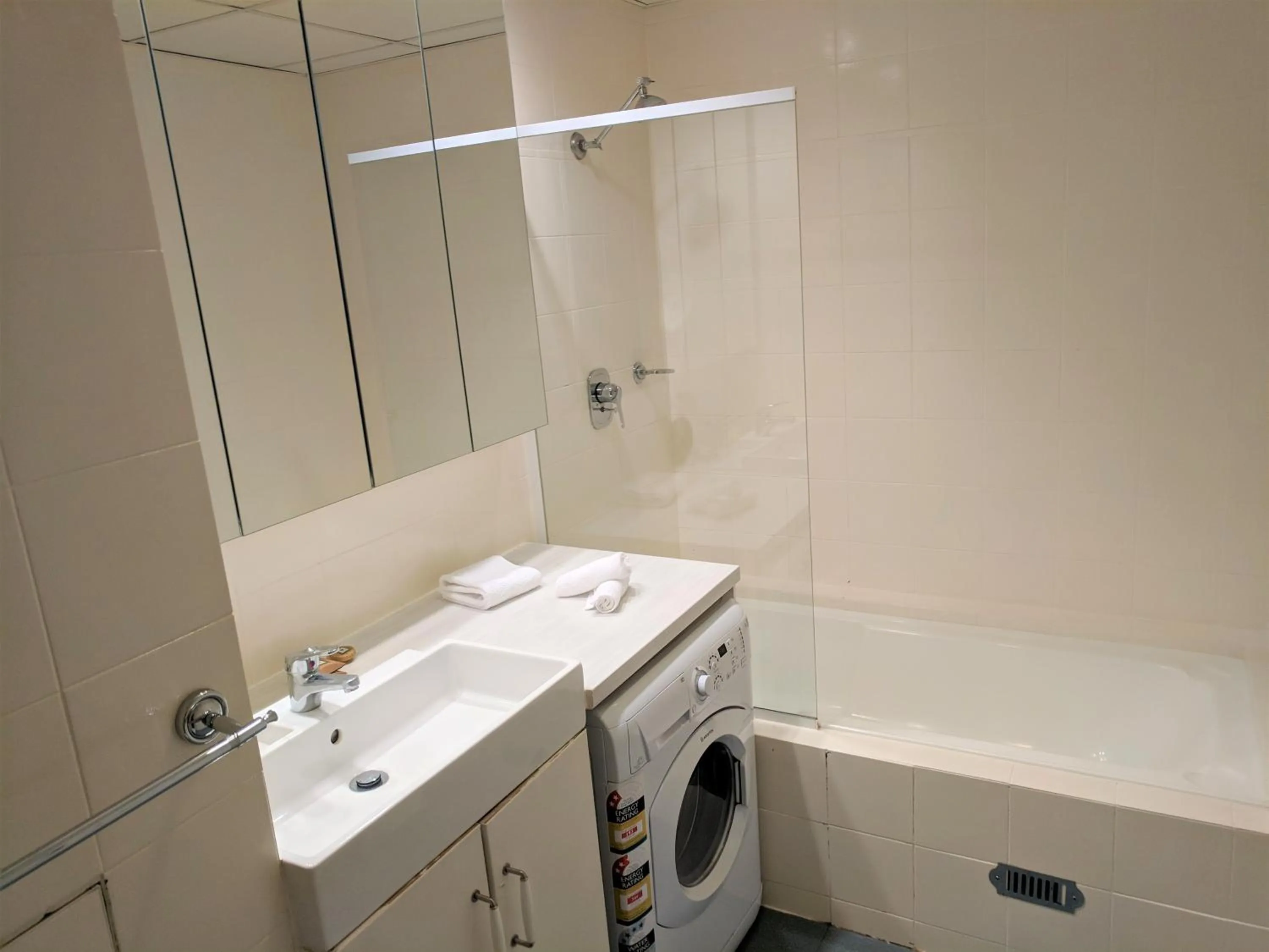 Bathroom in Nesuto Woolloomooloo