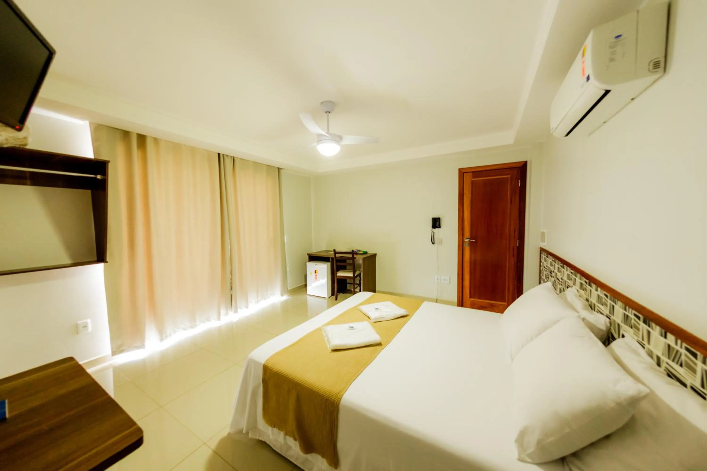 Bedroom, Bed in Sollar hotel