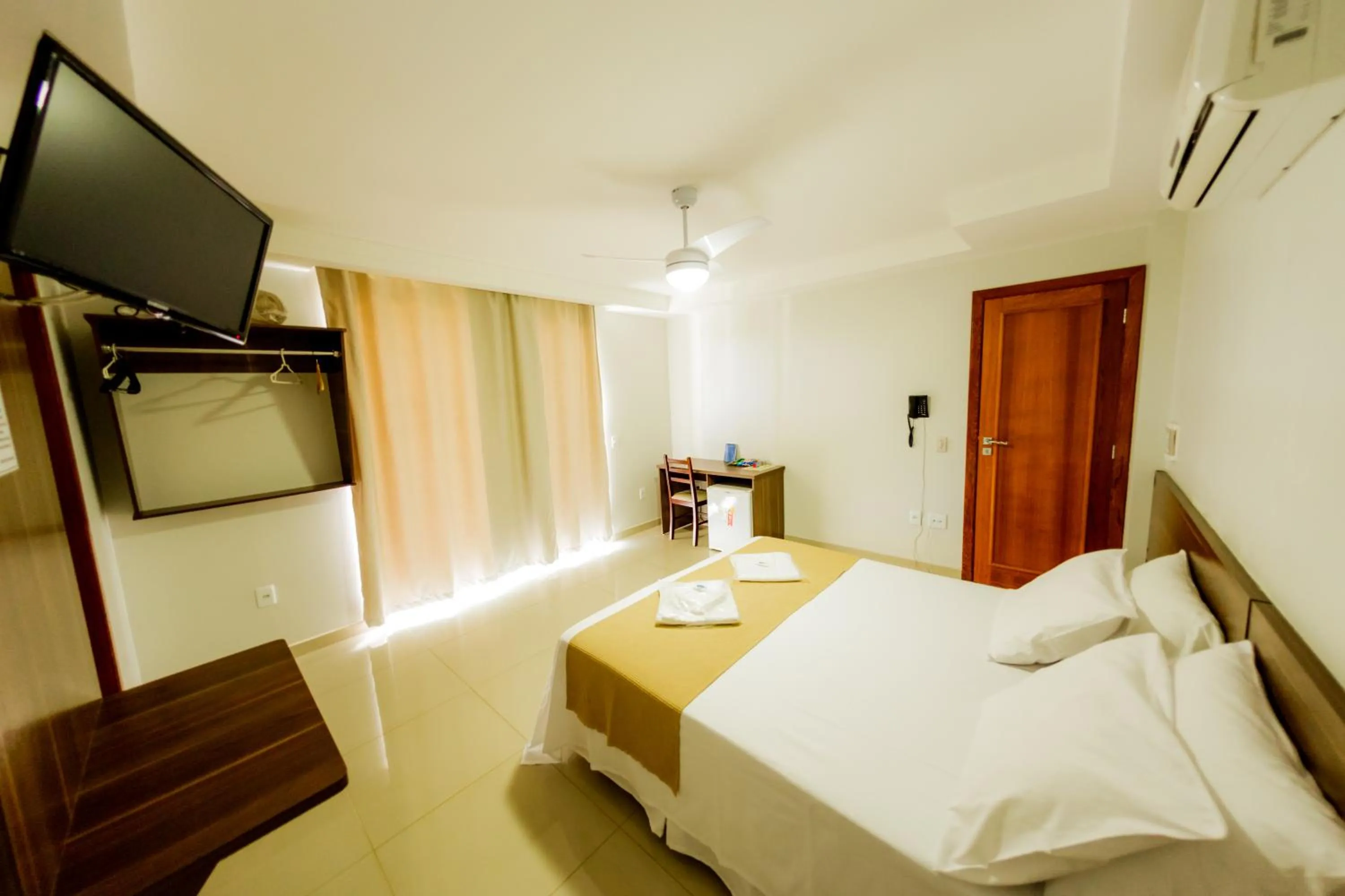 Deluxe Double or Twin Room with Balcony - single occupancy in Sollar hotel