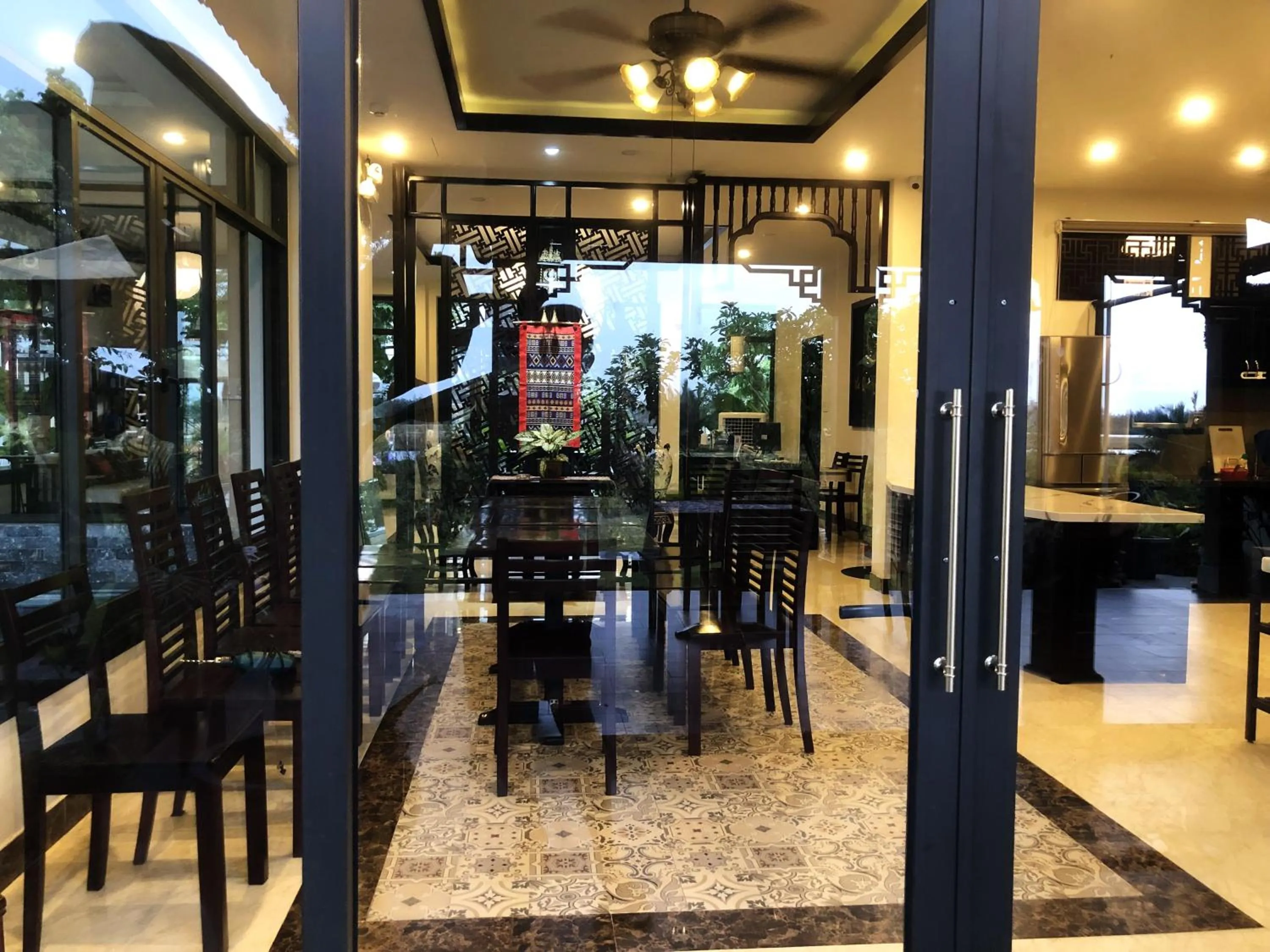 Restaurant/places to eat in The Quin Riverside Villa