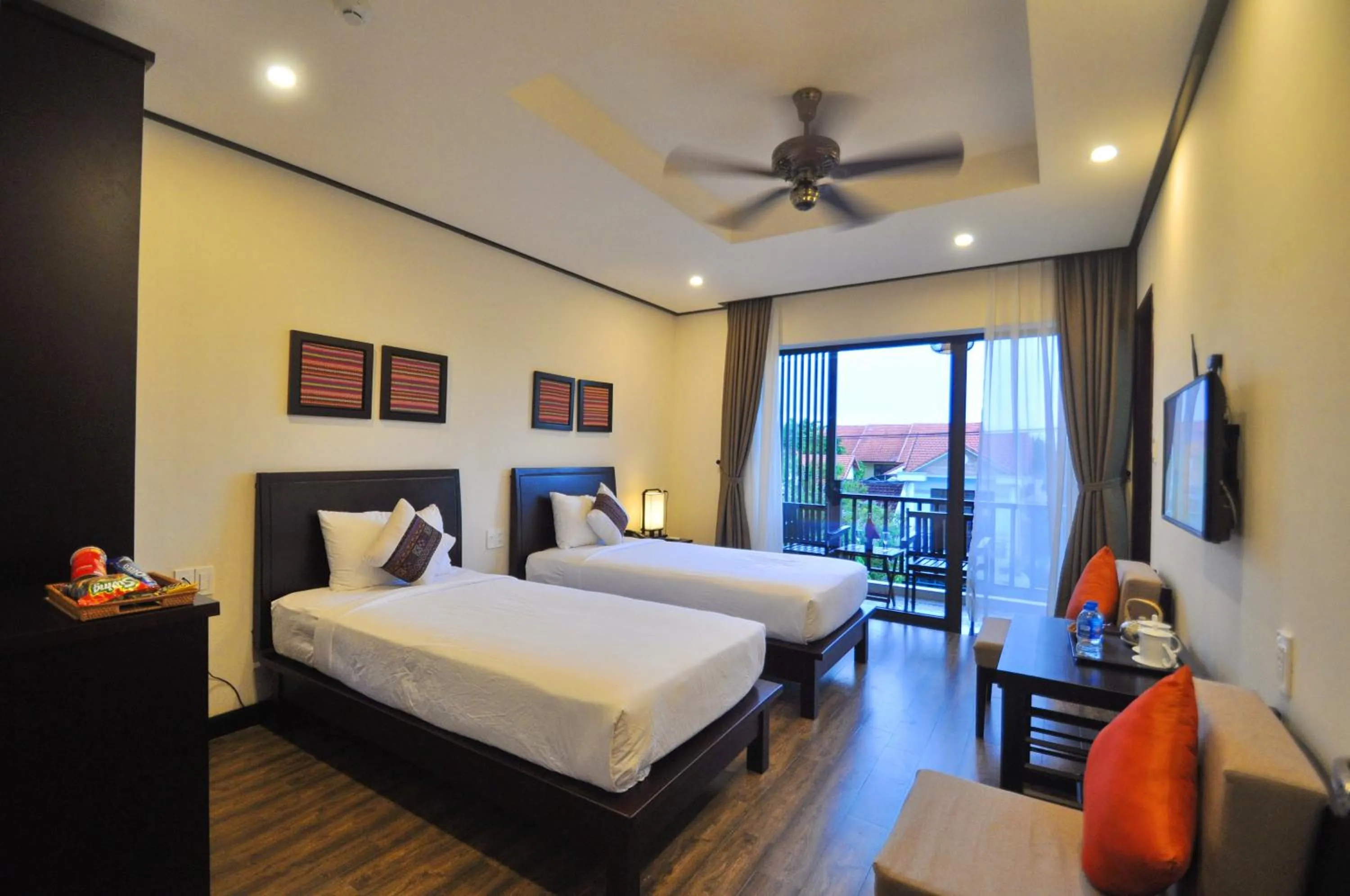 Photo of the whole room, Bed in The Quin Riverside Villa