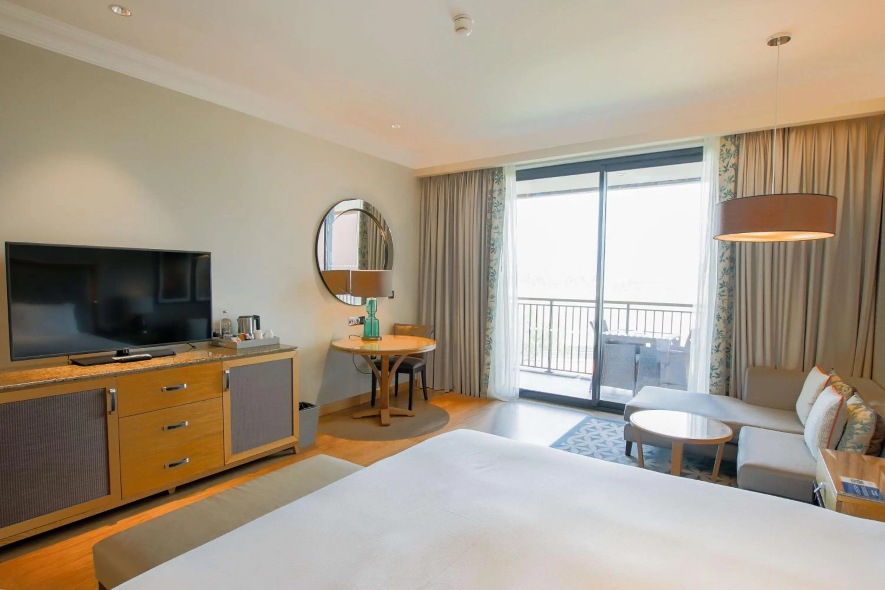 TV and multimedia, Bed in Hilton Cabo Verde Sal Resort