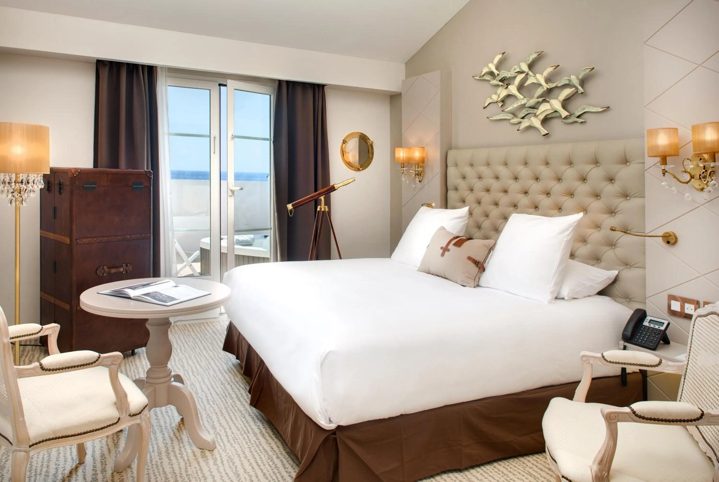 Bed in Grand Hotel Des Sablettes Plage, Curio Collection By Hilton